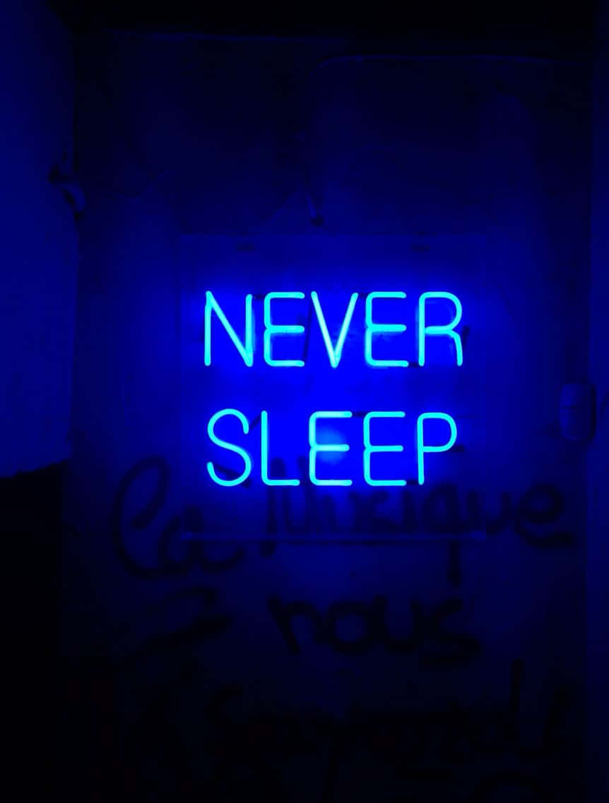 Làm bừng sáng ngày của bạn với phong cách Neon Xanh Hình nền