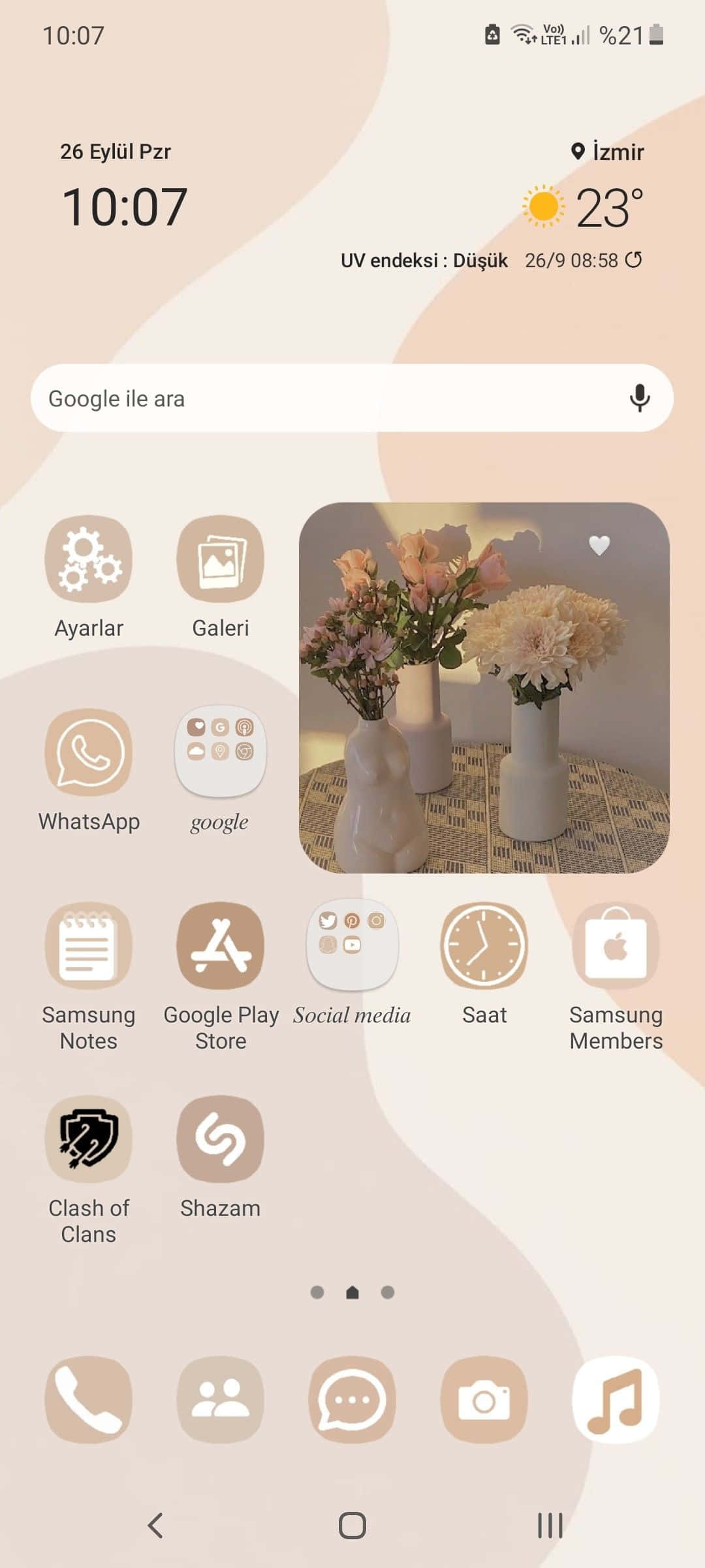 Làm bừng sáng ngày của bạn với Widget Thẩm mỹ của chúng tôi Hình nền