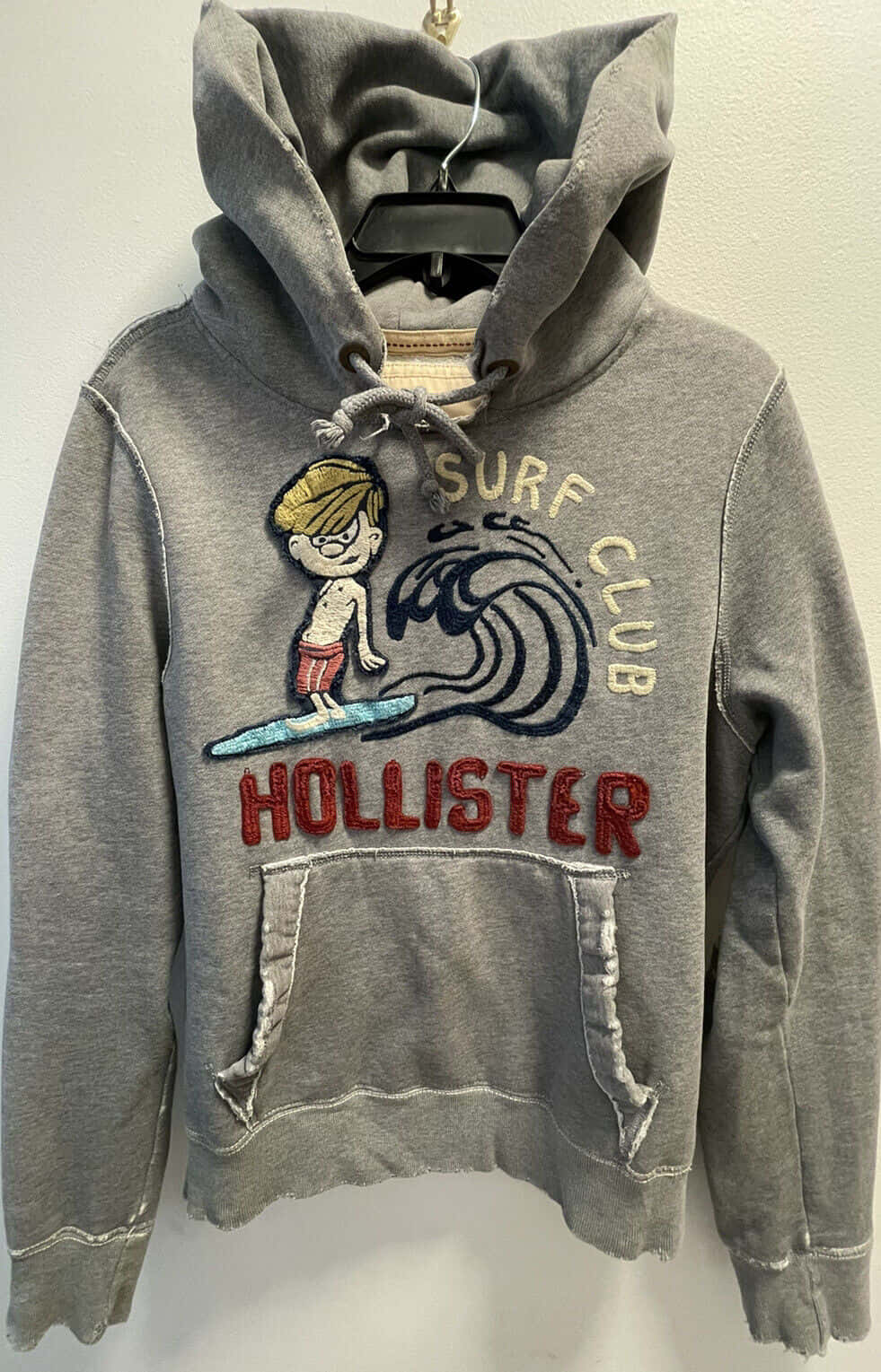 Làm bừng sáng tủ đồ mùa đông của bạn với những món đồ nổi bật từ Hollister Hình nền
