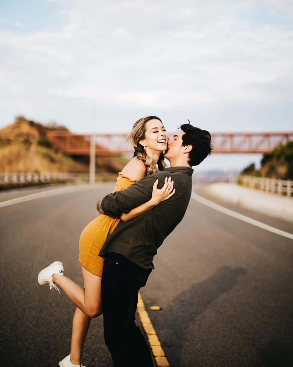 Lan tỏa yêu thương và làm cho thế giới trở nên tốt đẹp hơn. Hình nền