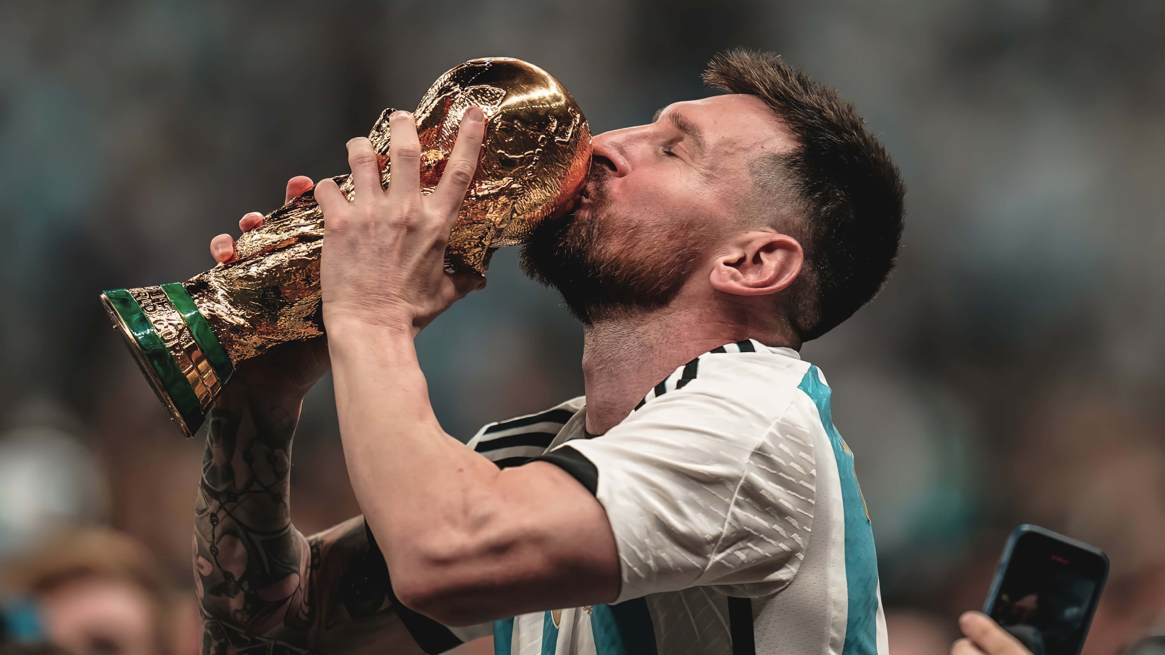 Lionel Messi đang chơi bóng đá Hình nền