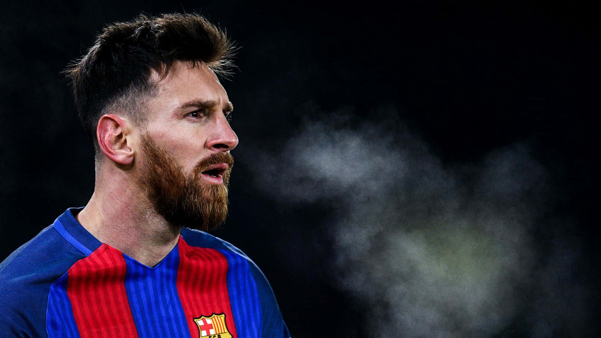 Lionel Messi đang đứng trước làn khói Hình nền