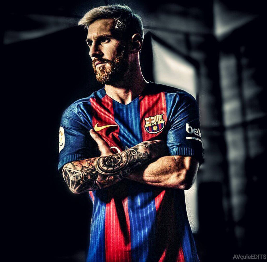 Hình nền Lionel Messi khoanh tay trong áo đấu FC Barcelona
