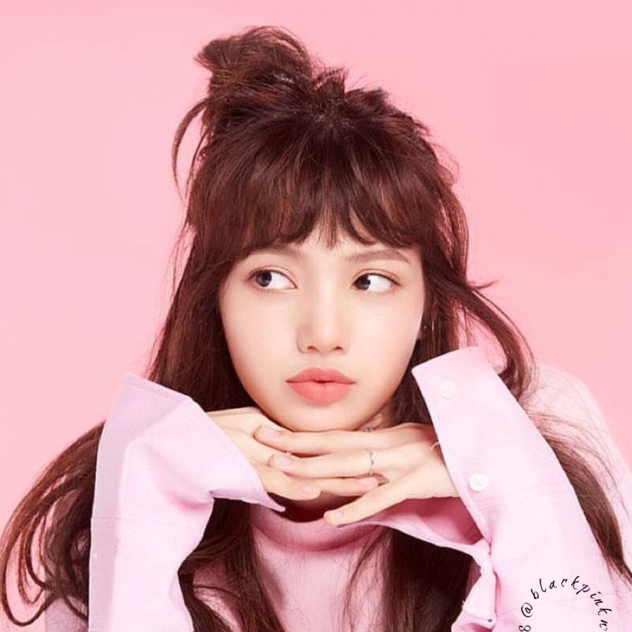Lisa của Blackpink rực rỡ và ấn tượng trong tông hồng Hình nền