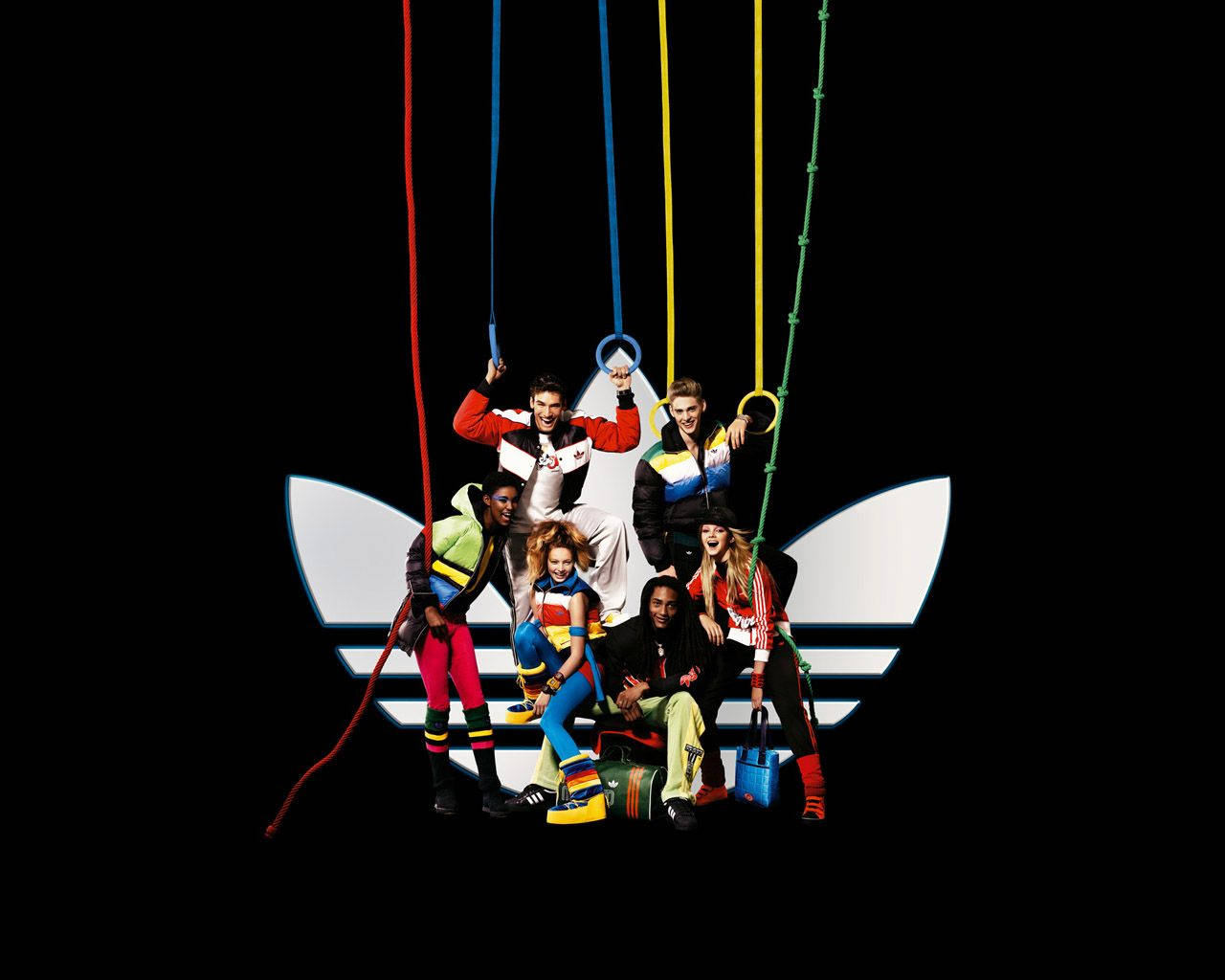 Logo thương hiệu Adidas và người mẫu tuổi teen Hình nền