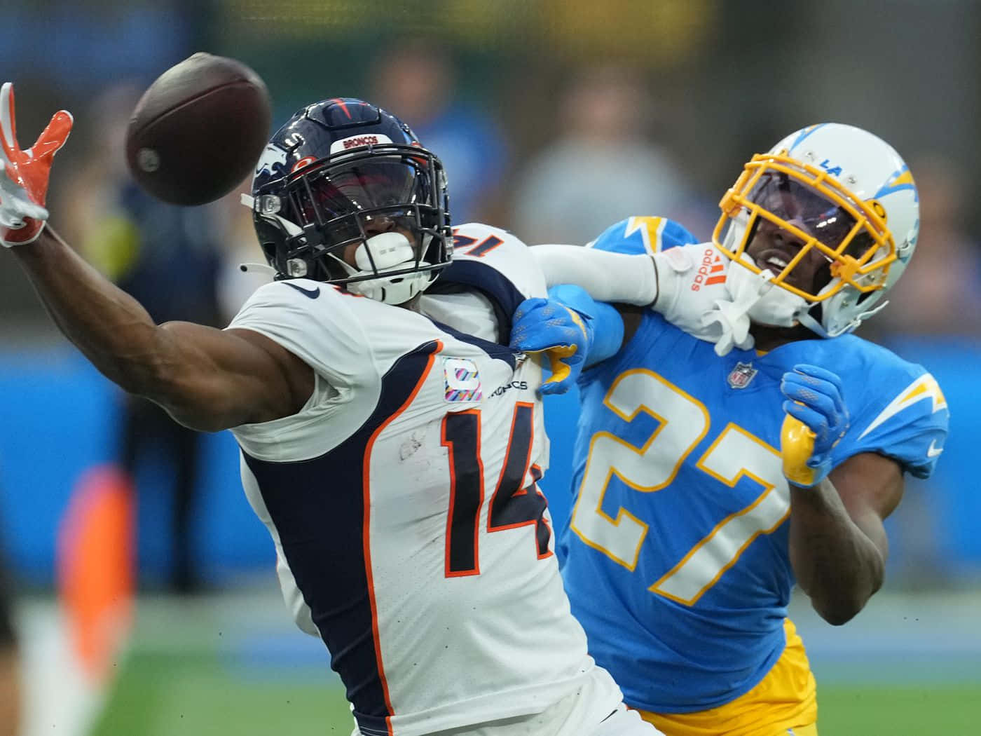 Los Angeles Chargers JC Jackson đối đầu Courtland Sutton của Denver Broncos Hình nền