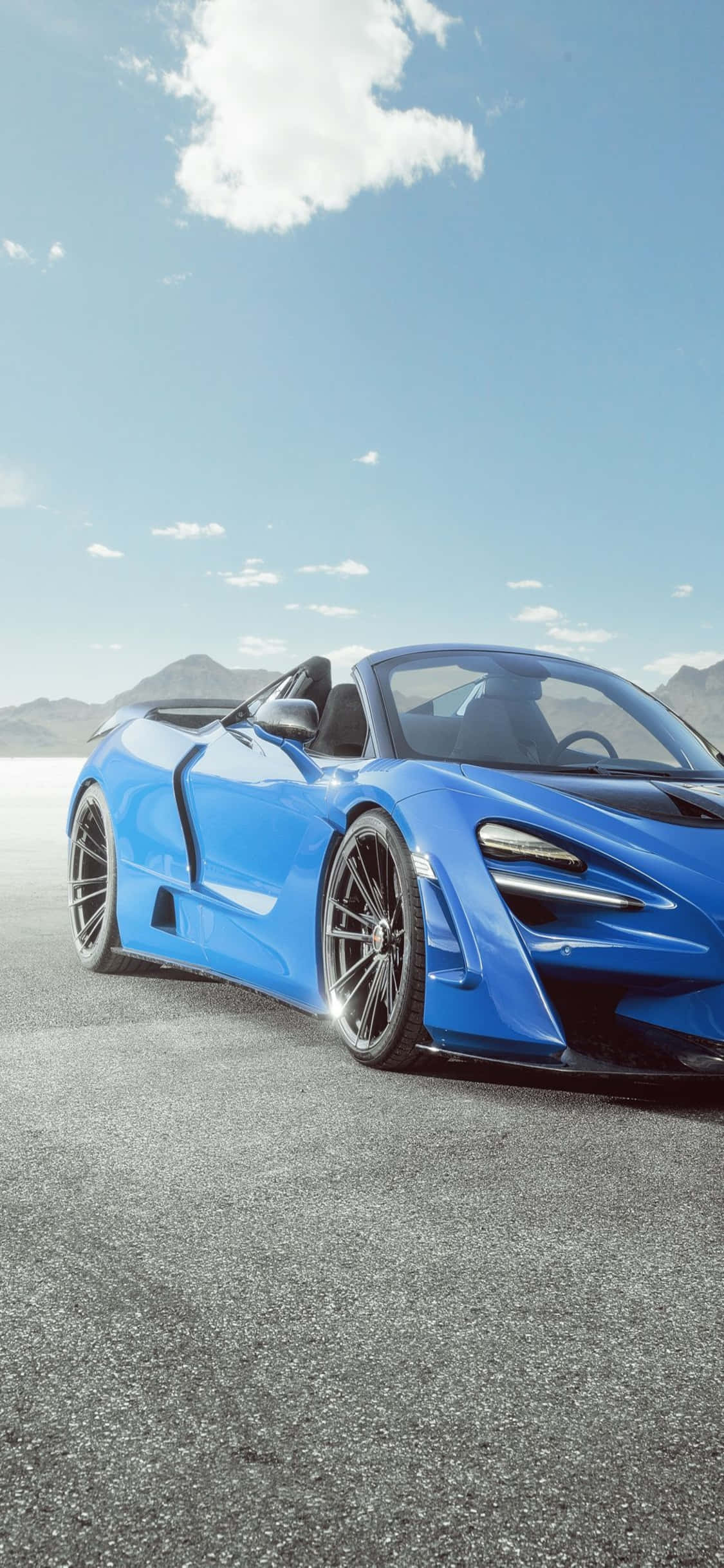 Lướt phố phong cách cùng iPhone Xs McLaren 720s Hình nền