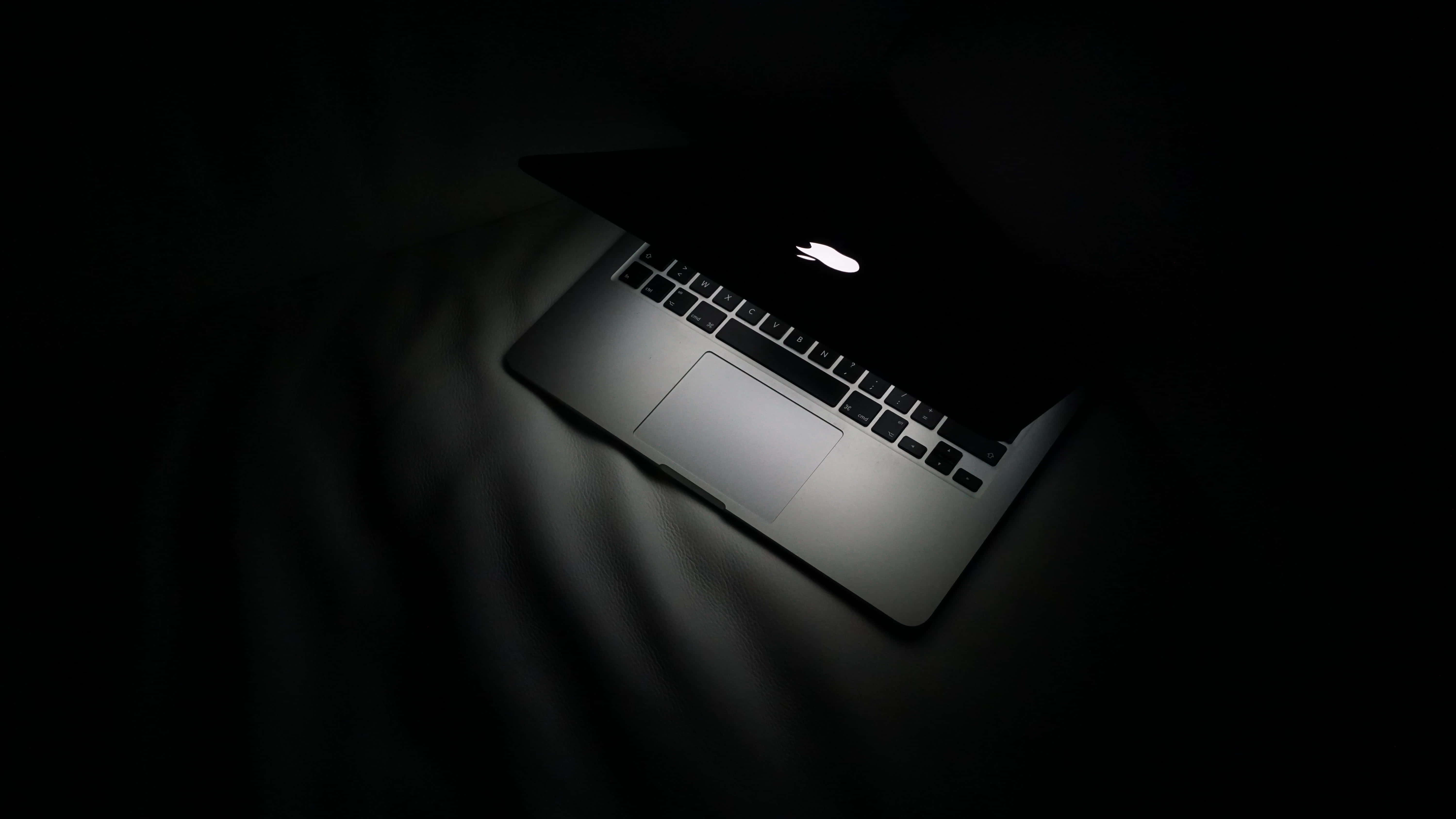 Macbook thẩm mỹ - Thiết kế tinh tế với phong cách sáng tạo. Hình nền