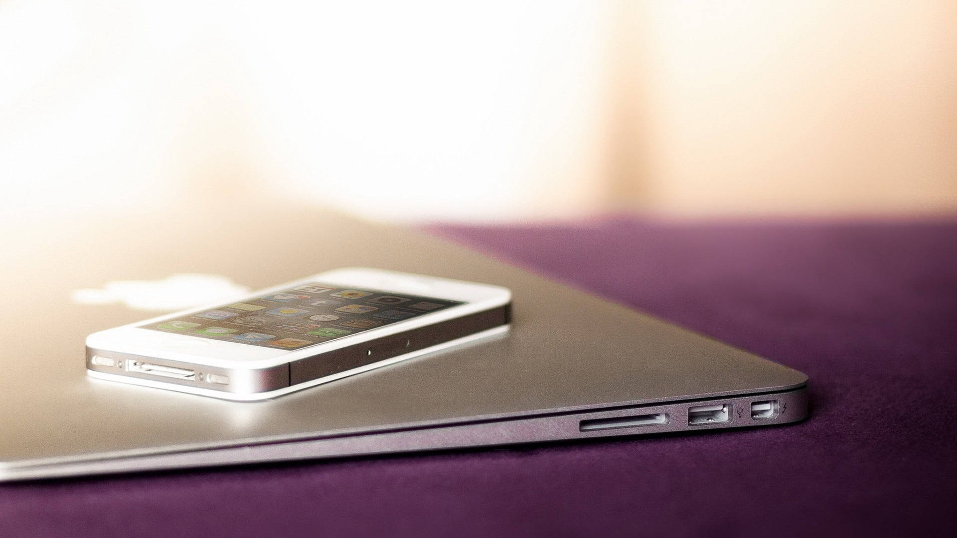 Màn hình iPhone hiện đại và sang trọng