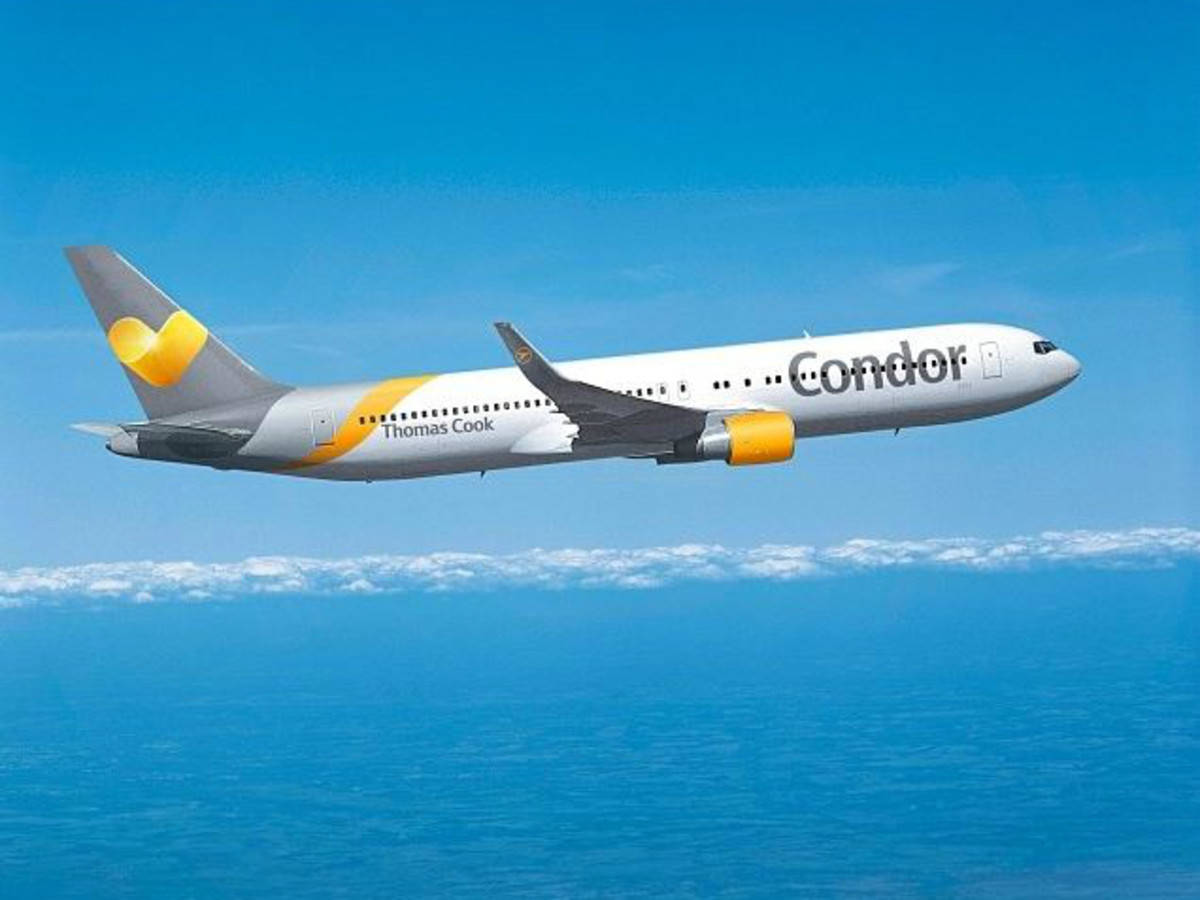 Máy bay Condor Airlines trên biển Hình nền