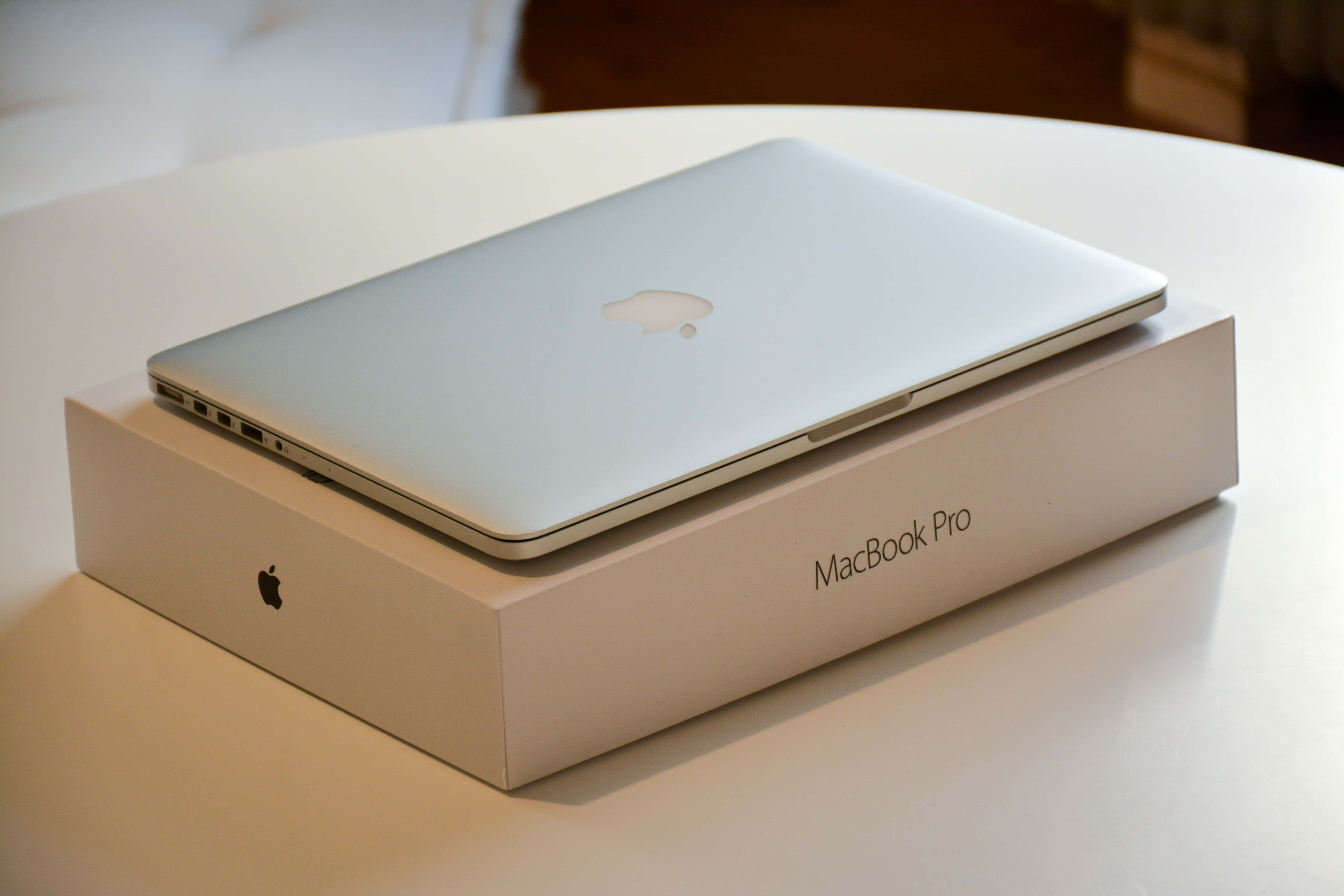 Mỏng và phong cách, Aesthetic MacBook hoàn hảo cho mọi nhu cầu kỹ thuật số của bạn. Hình nền