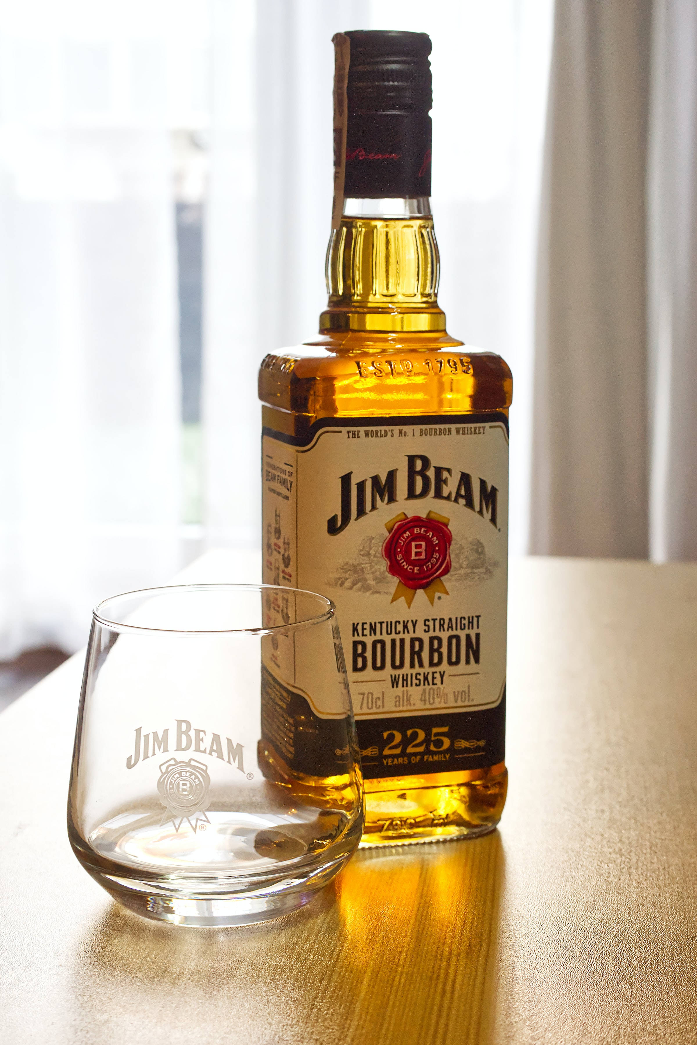 Một chai rượu Jim Beam Bourbon Whiskey hảo hạng Hình nền