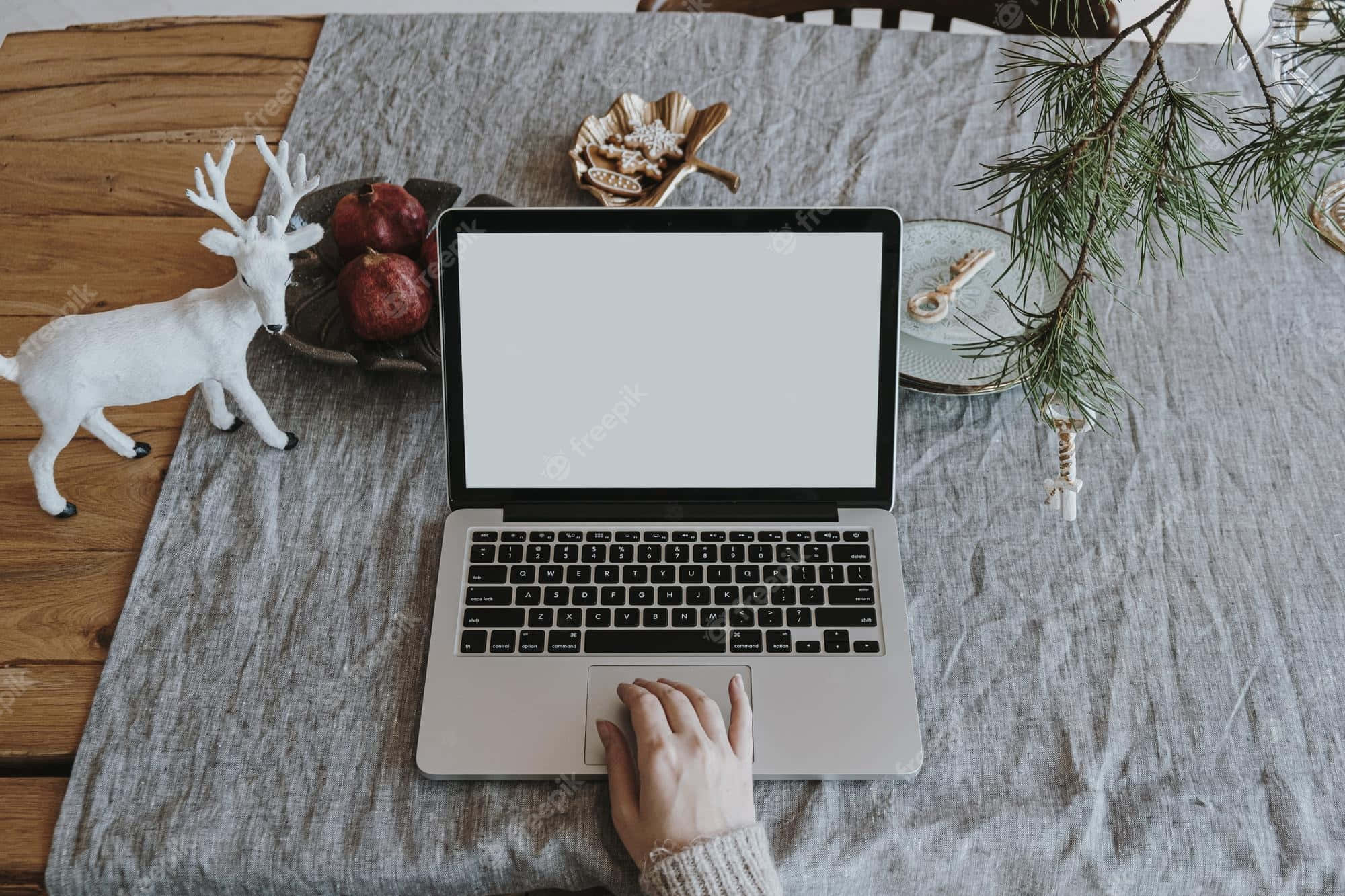 Một chiếc laptop mỏng hiện đại với thiết kế thẩm mỹ Hình nền