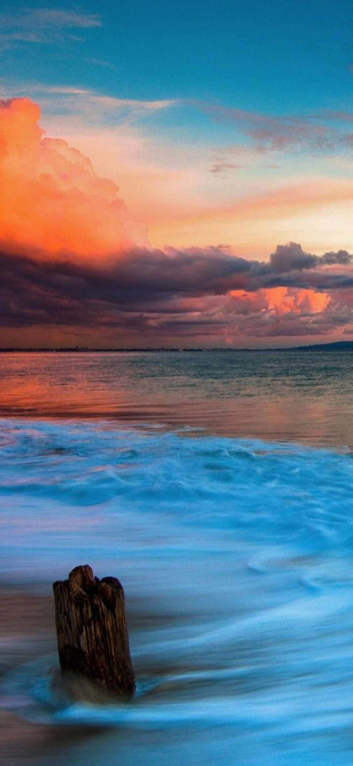 Hoàng hôn bình dị trên Malibu, California qua ống kính iPhone Xs Hình nền