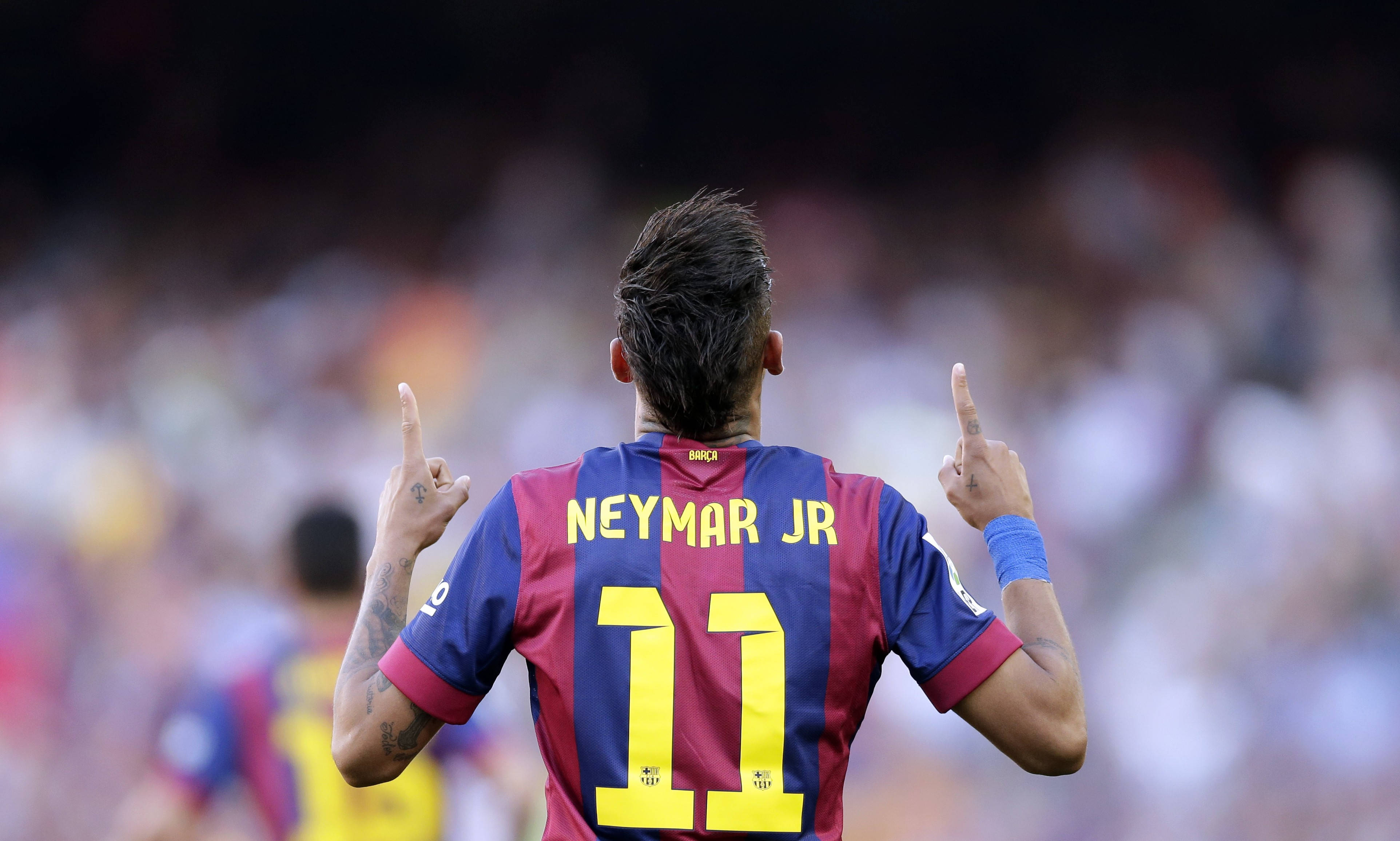 Neymar Jr. tự tin khoác áo số 11 phong cách ngầu Hình nền