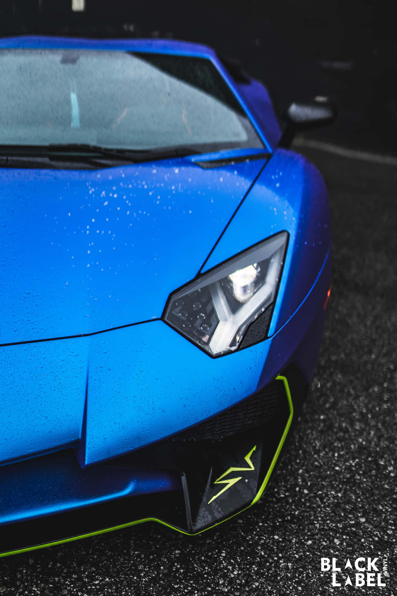 Nổi bật với chiếc Lamborghini màu xanh. Hình nền