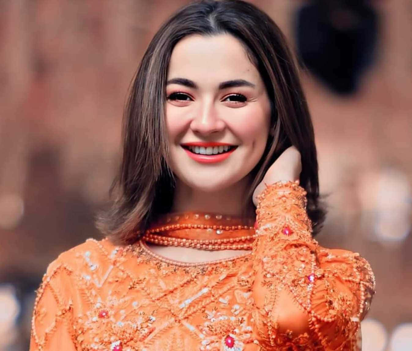 Nữ diễn viên Pakistan Hania Aamir Hình nền