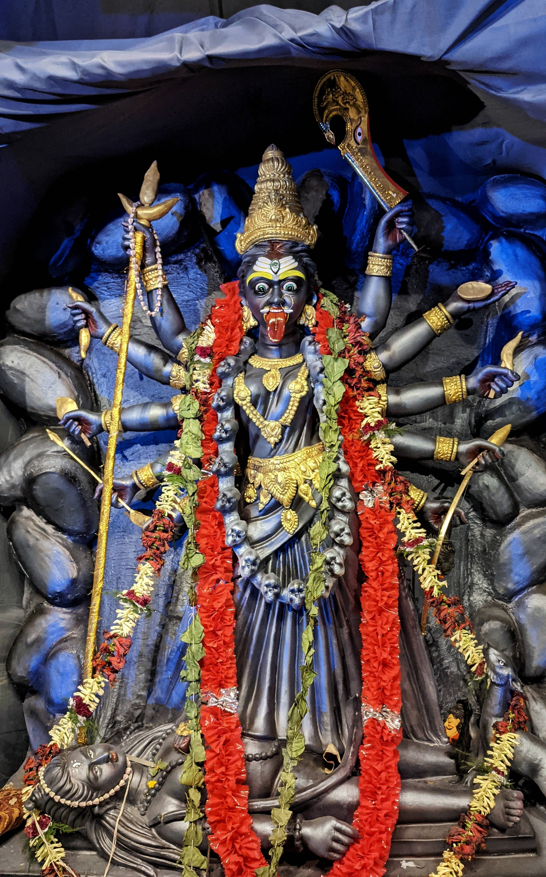 Nữ Thần Kali Vòng Hoa Đỏ Hình nền