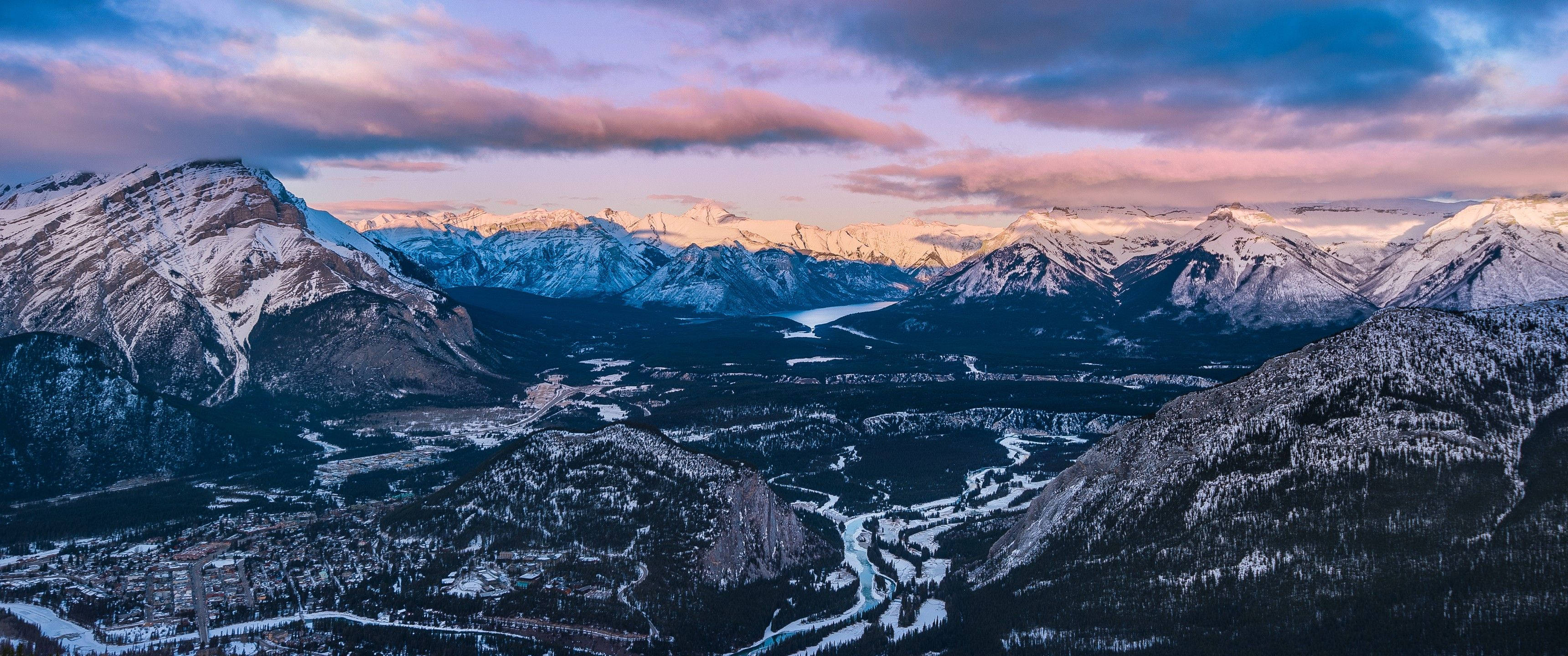 Núi Rocky ngoạn mục tại Alberta Hình nền