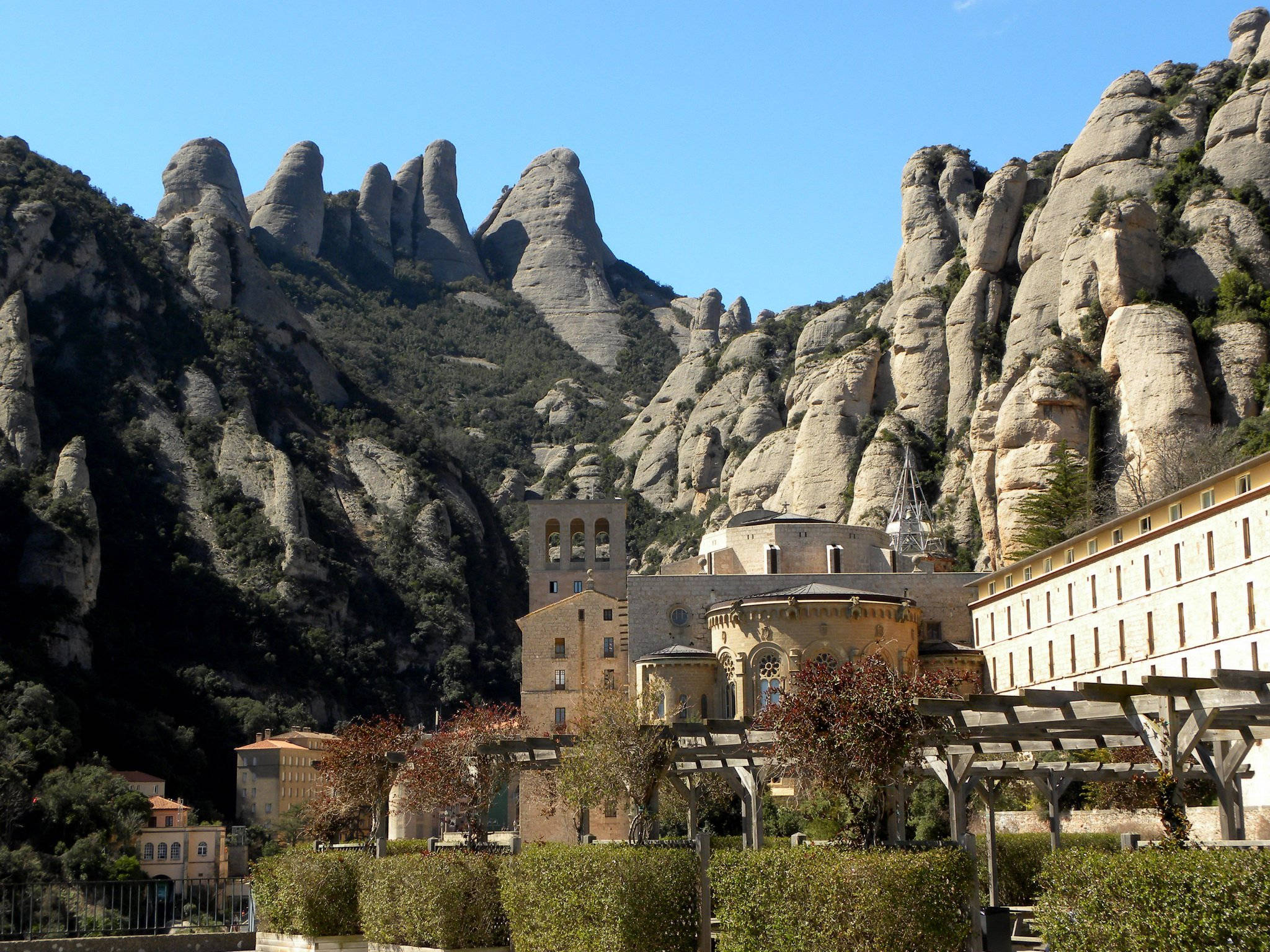 Núi trong veo Montserrat Hình nền