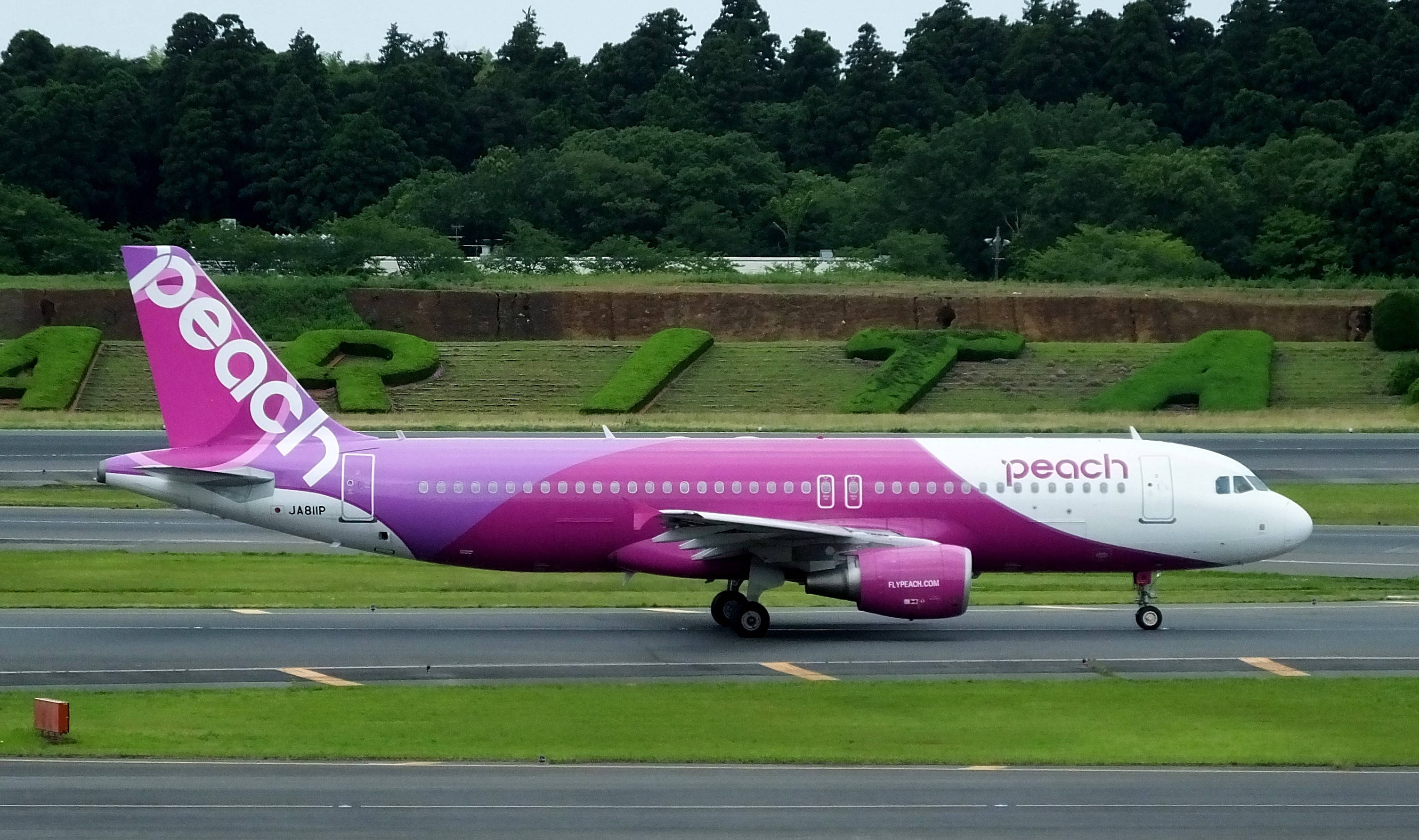 Peach Aviation tại sân bay Narita Hình nền