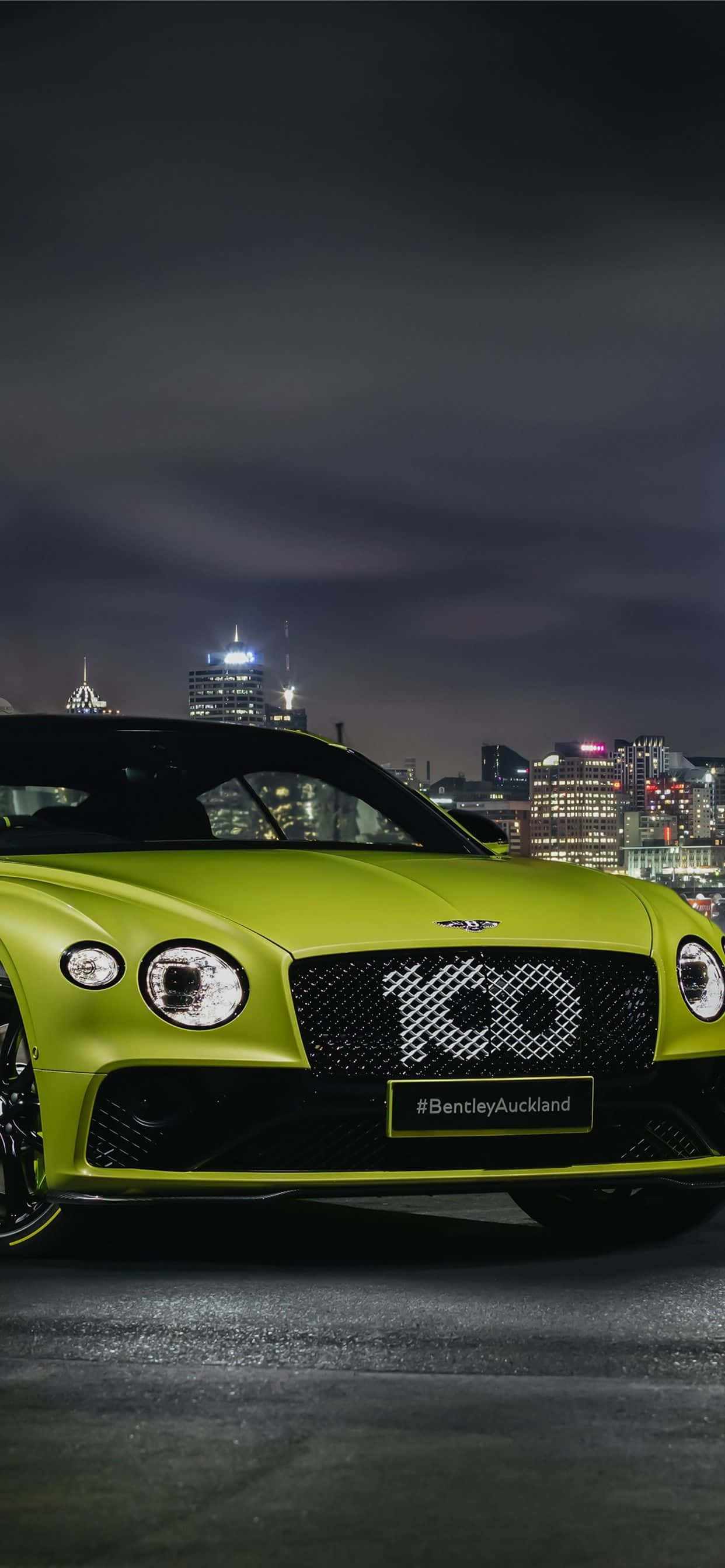 Phong Cách Kinh Điển Của Bentley Kết Hợp Với Công Nghệ Hiện Đại Của iPhone Xs Max Hình nền