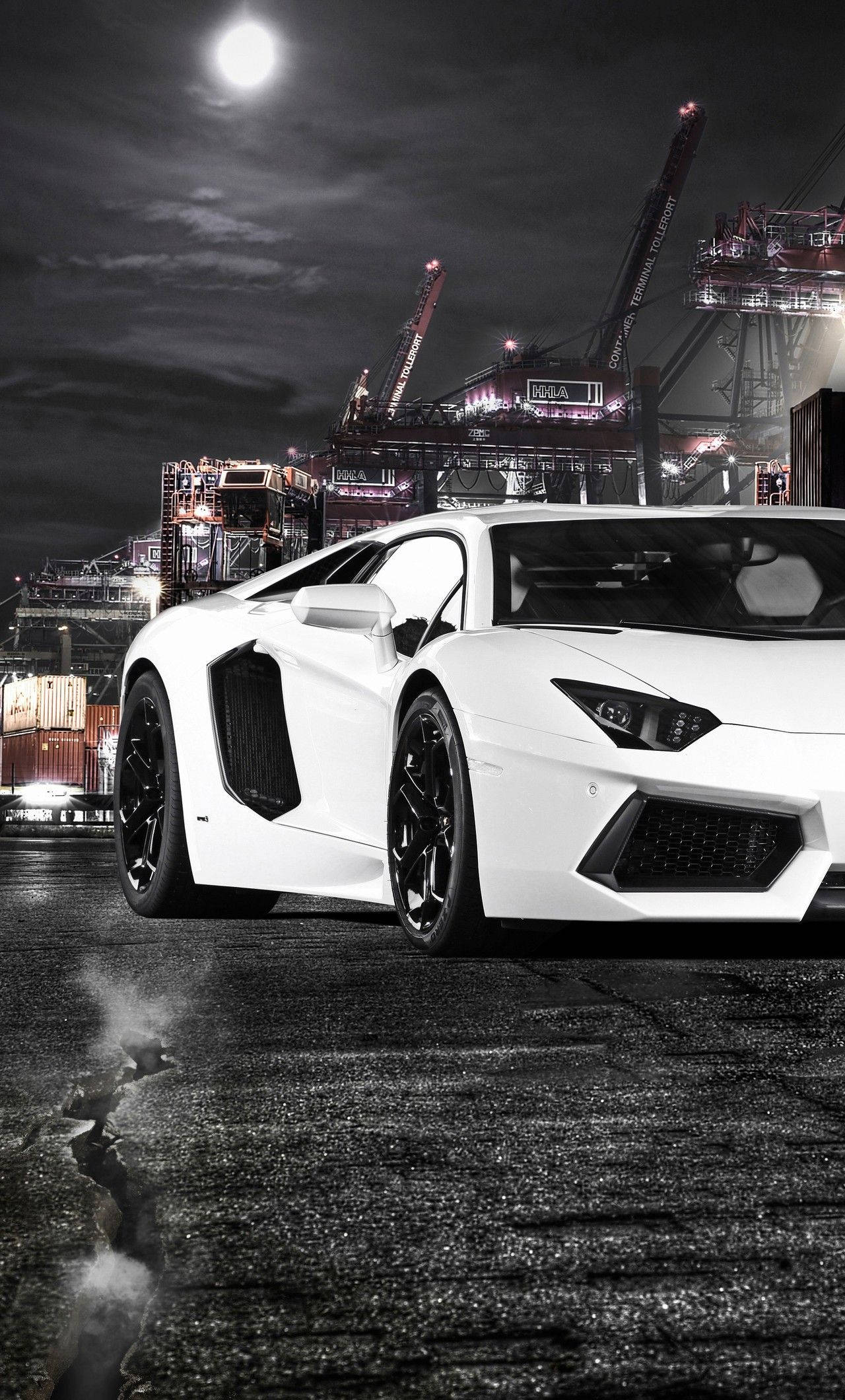Phong Cách Sống Xa Hoa - Lamborghini Trắng Kết Hợp Cùng iPhone Hình nền