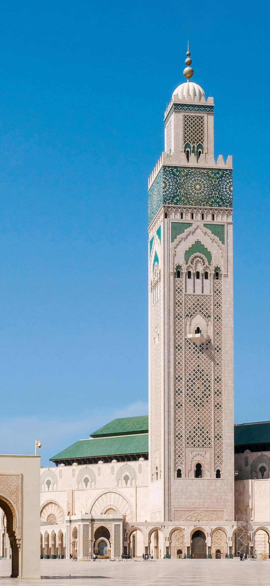 Quang cảnh quyến rũ của Nhà thờ Hồi giáo Hassan II lúc hoàng hôn Hình nền