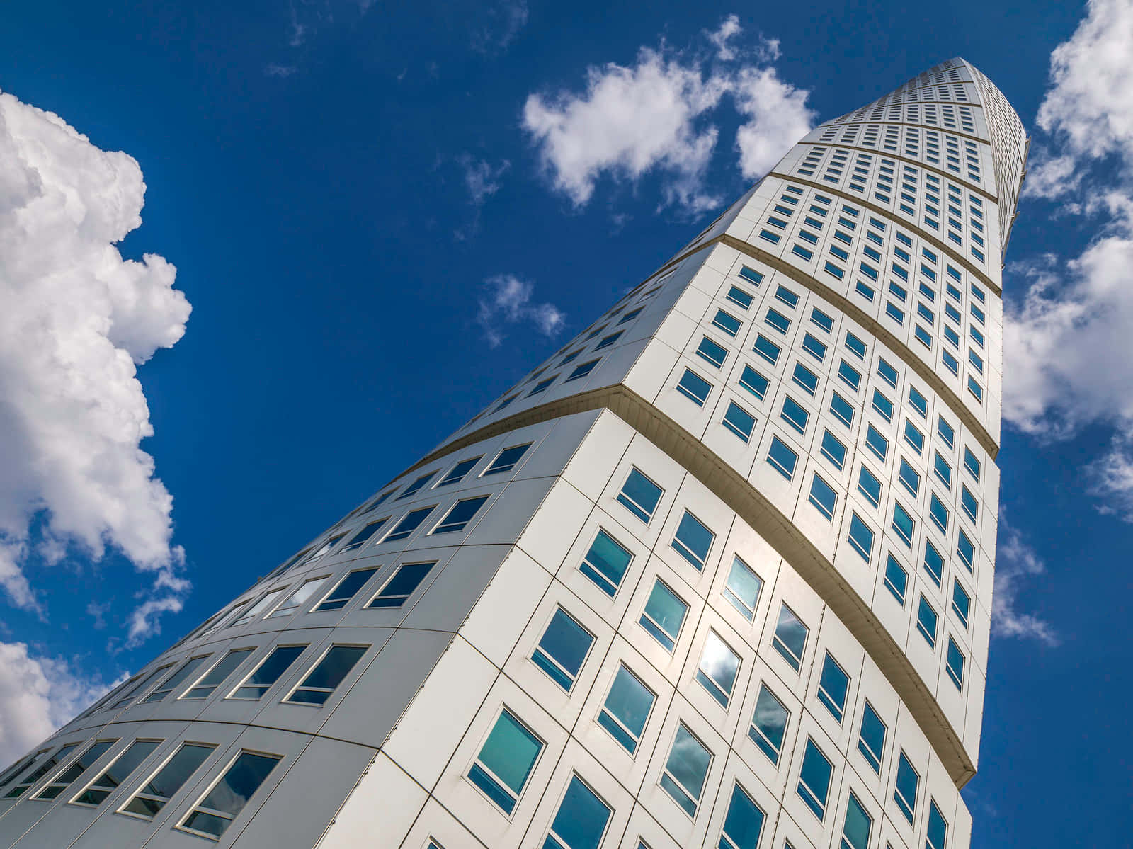 Quang cảnh đường chân trời ấn tượng của Tòa nhà Turning Torso, tòa nhà cao nhất Thụy Điển Hình nền