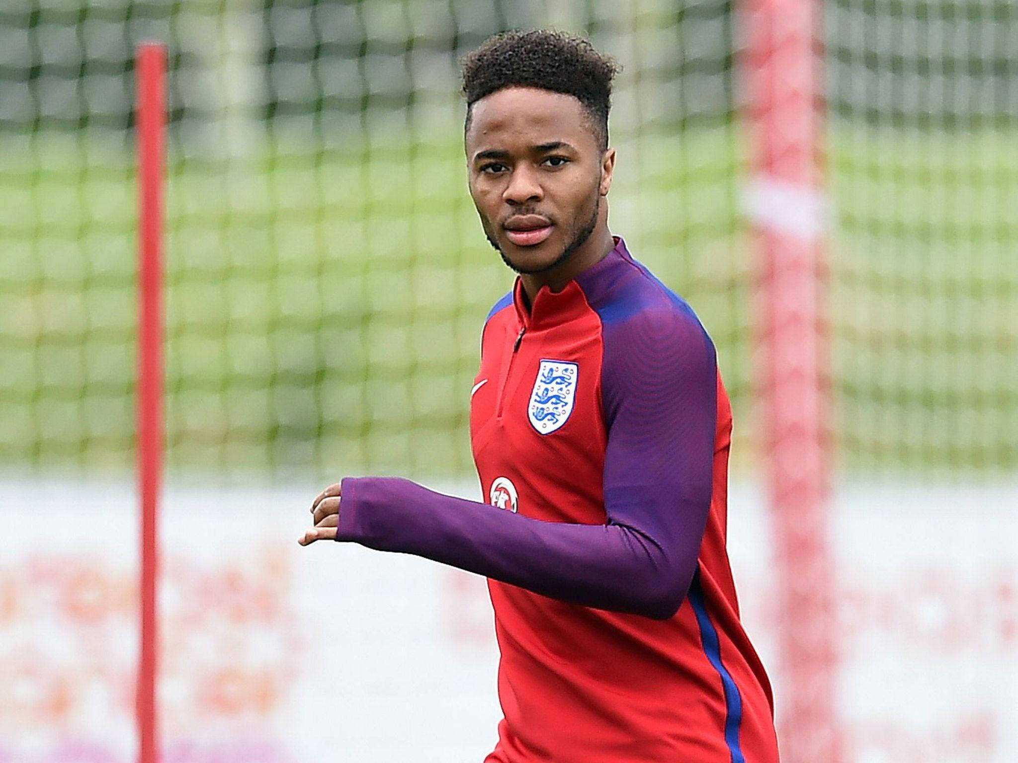 Raheem Sterling trong buổi tập Hình nền