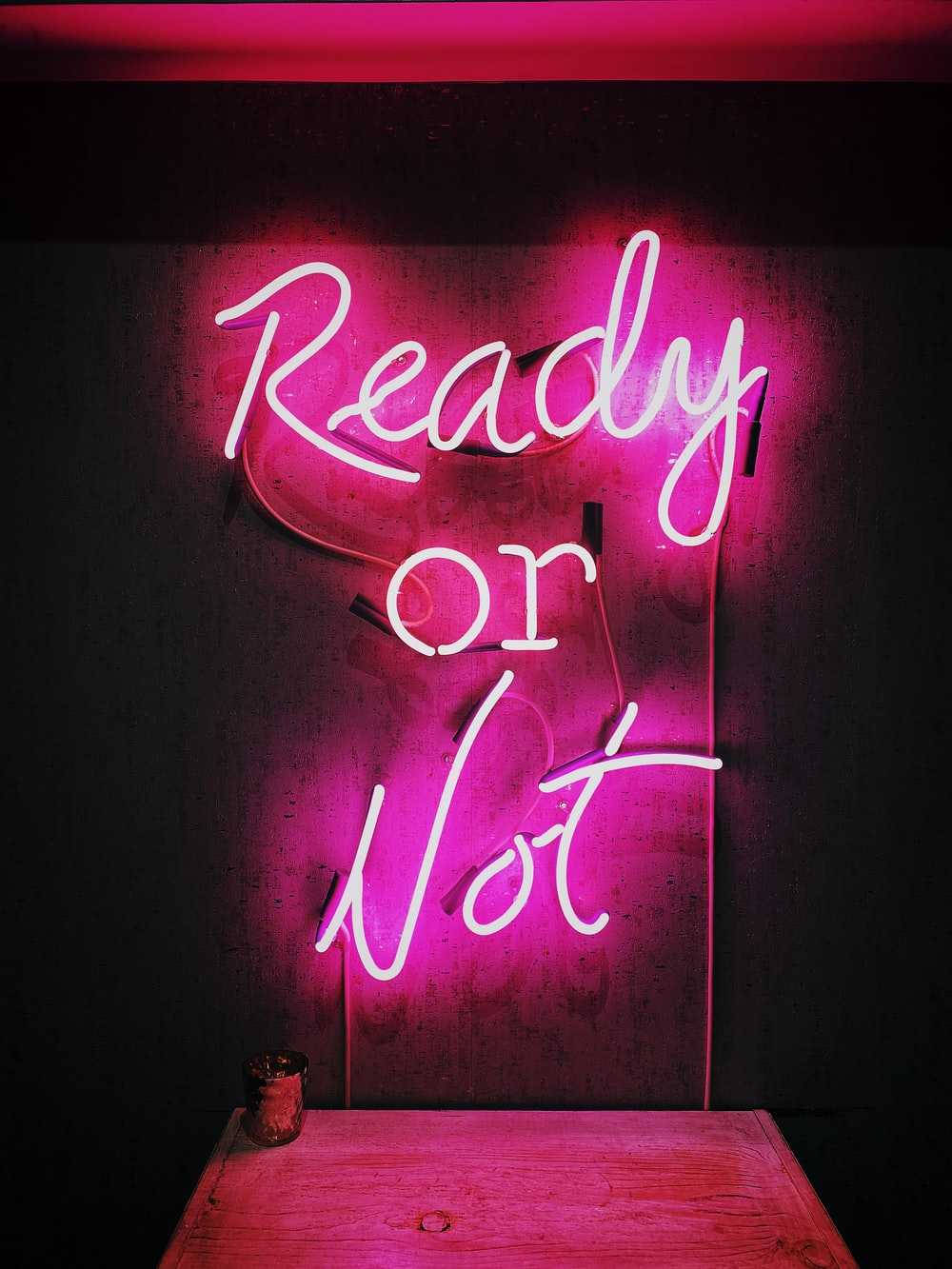 Ready Or Not Hồng Nóng Bỏng Hình nền