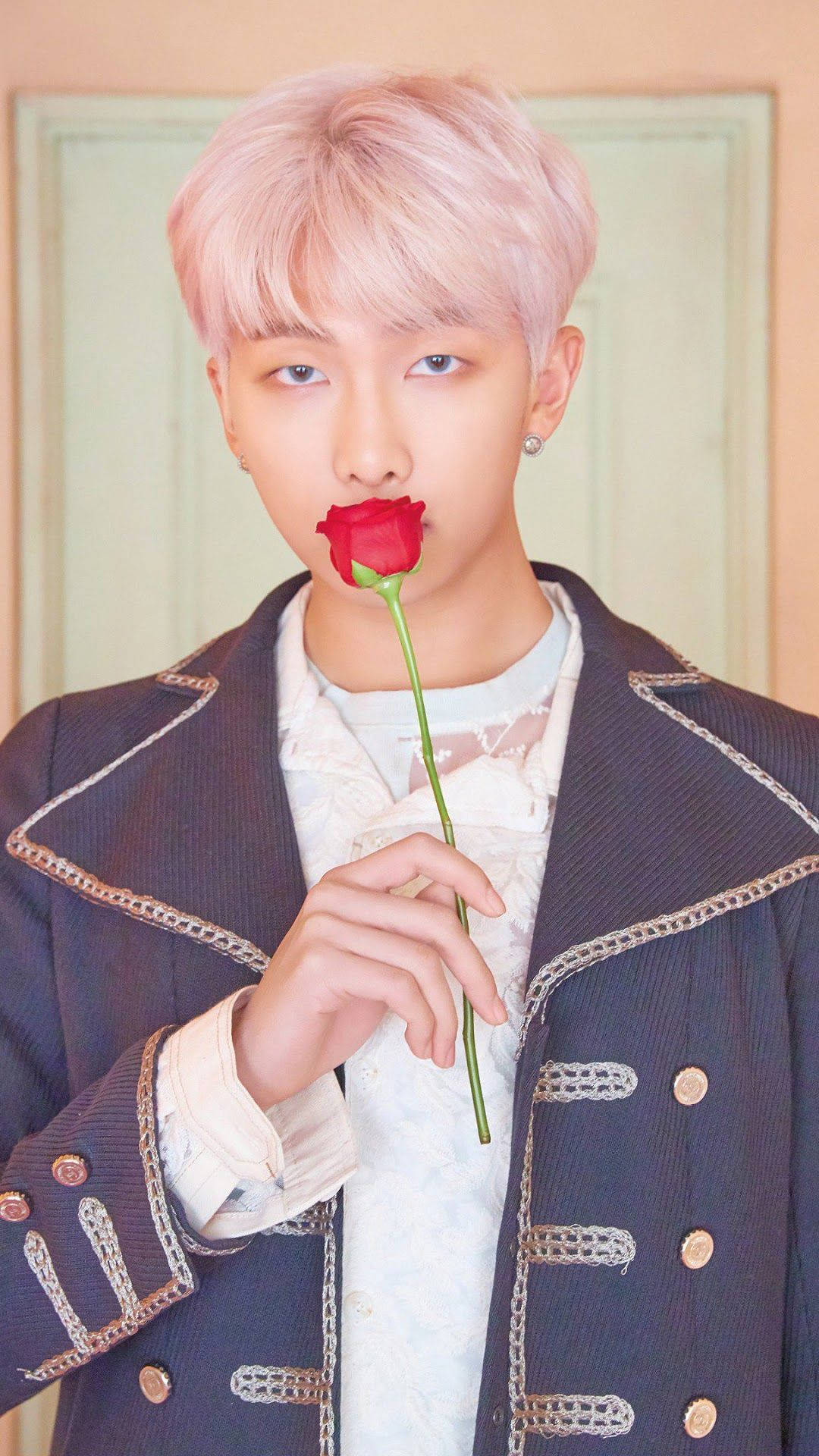 RM BTS Dễ Thương Với Hoa Hồng Hình nền