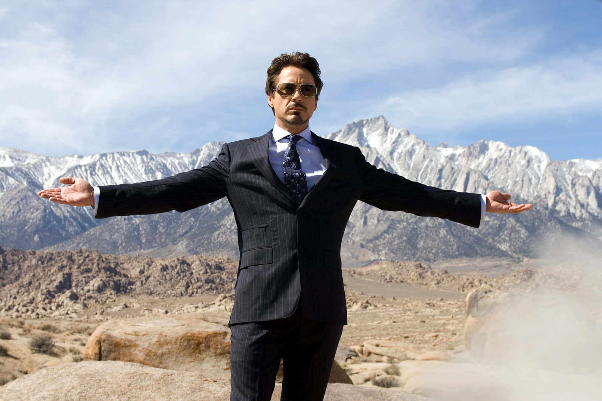 Robert Downey Jr. Người Sắt Giữa Sa Mạc Hình nền