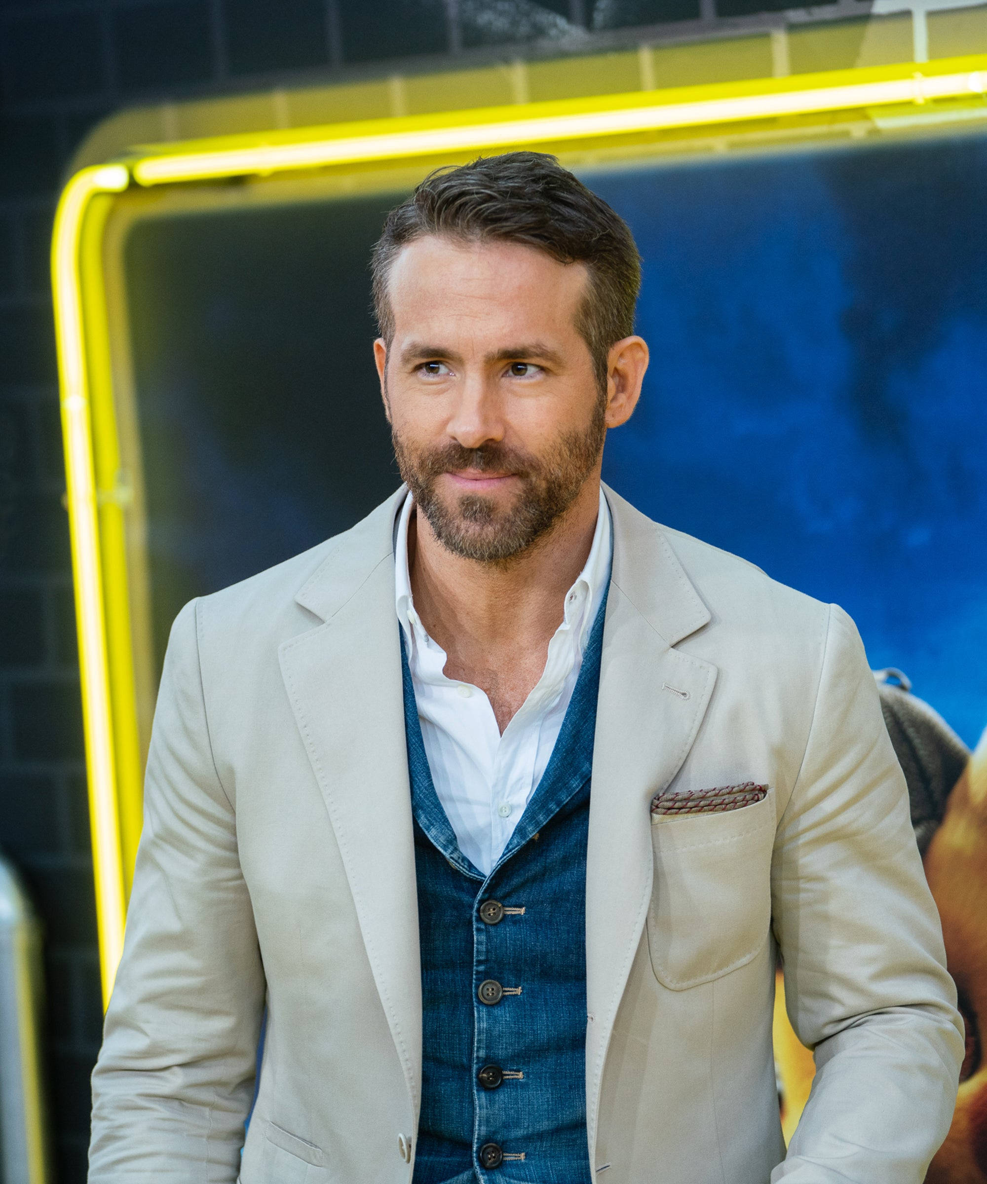 Ryan Reynolds trong Detective Pikachu Hình nền