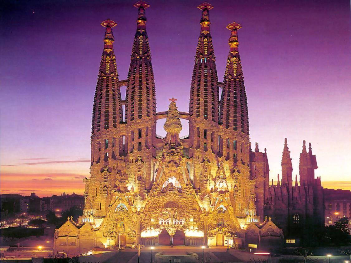 Sagrada Familia Bầu Trời Tím Ban Đêm