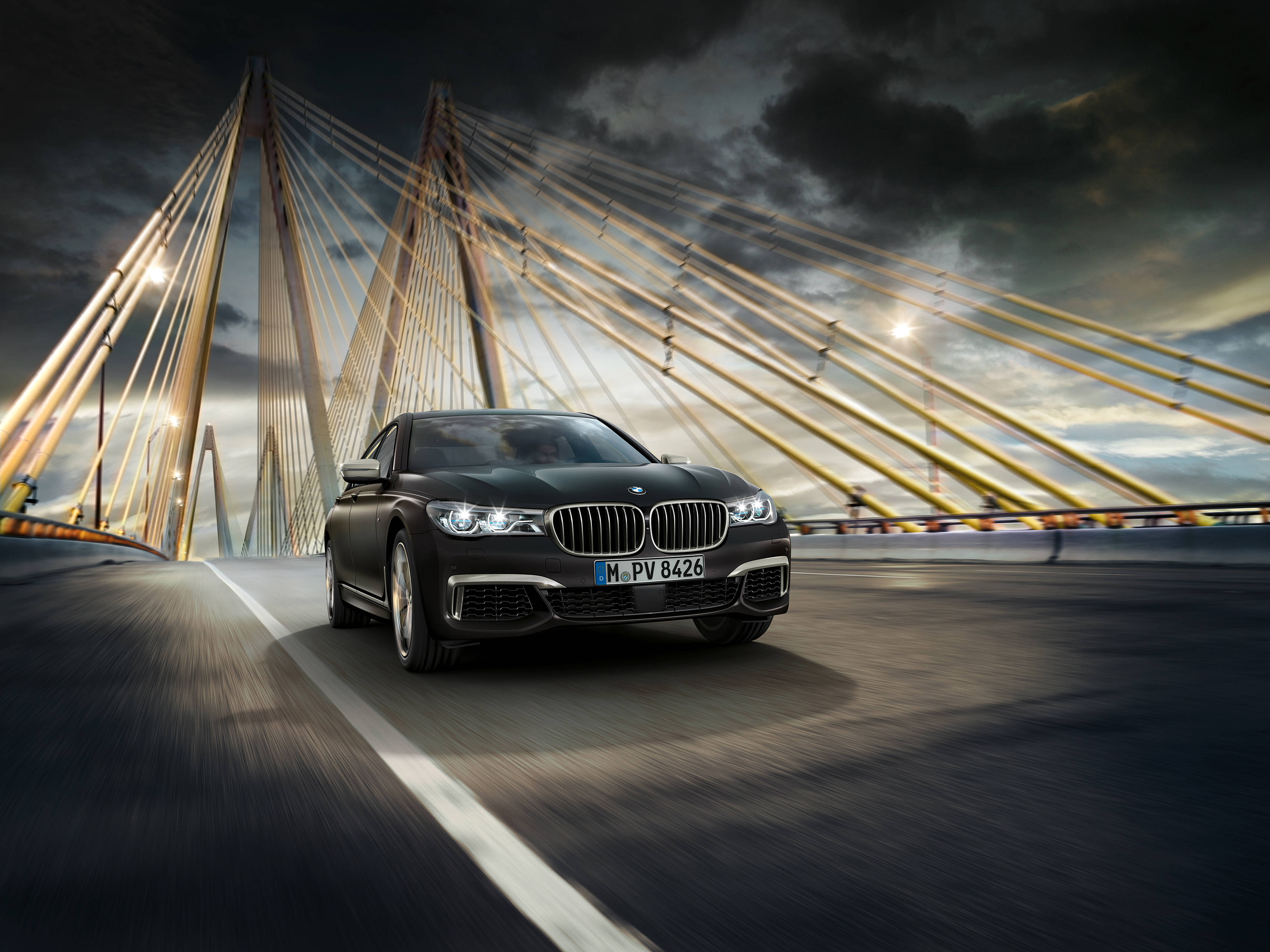 Sẵn sàng cầm lái chiếc BMW M760Li XDrive sang trọng Hình nền