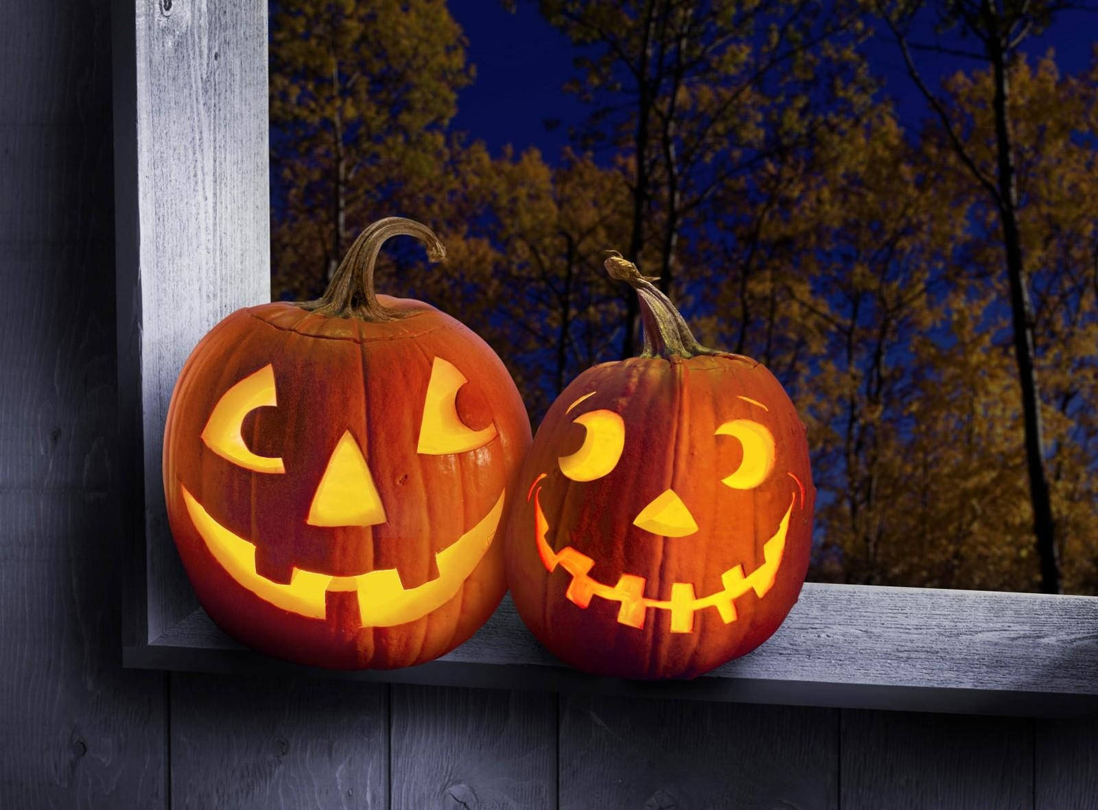 Sẵn sàng đón Halloween với những quả bí ngô đang cười! Hình nền