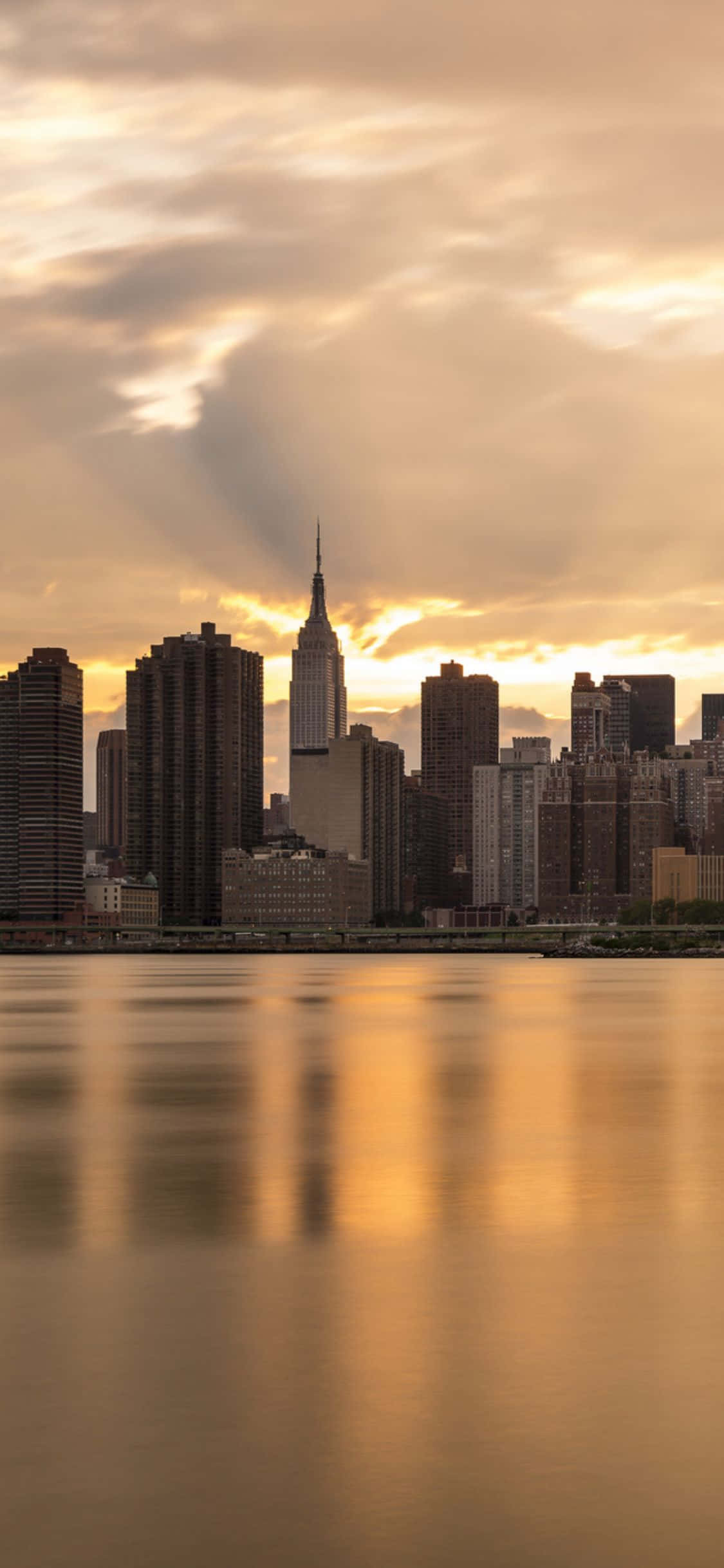 Sự hối hả và nhộn nhịp của thành phố New York được ghi lại trên iPhone XS Hình nền