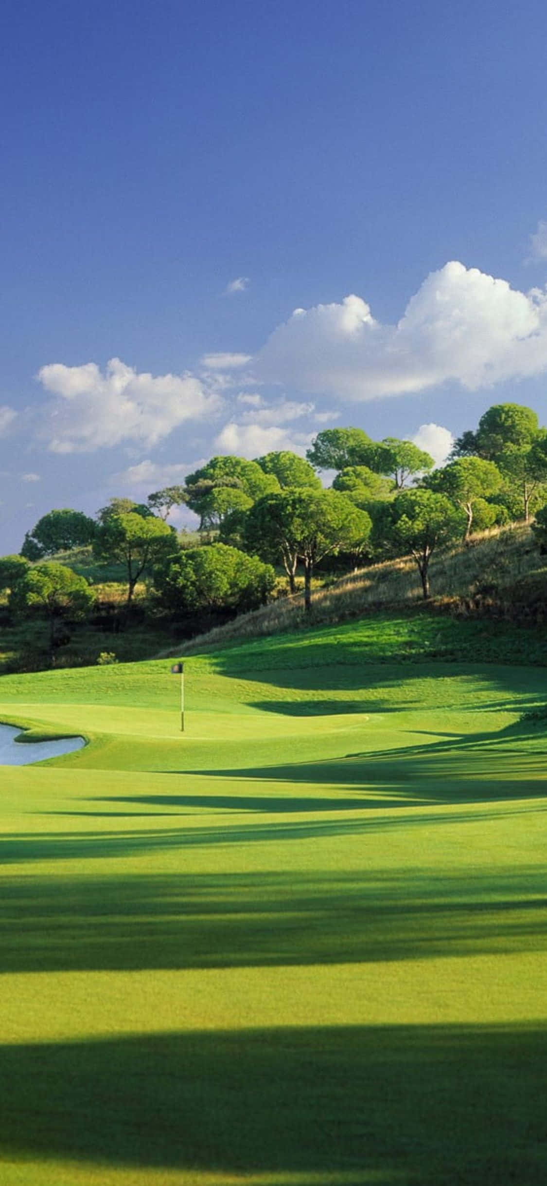 "Tận hưởng Vòng Golf - Ghi lại Vẻ đẹp Sân Golf bằng iPhone X" Hình nền