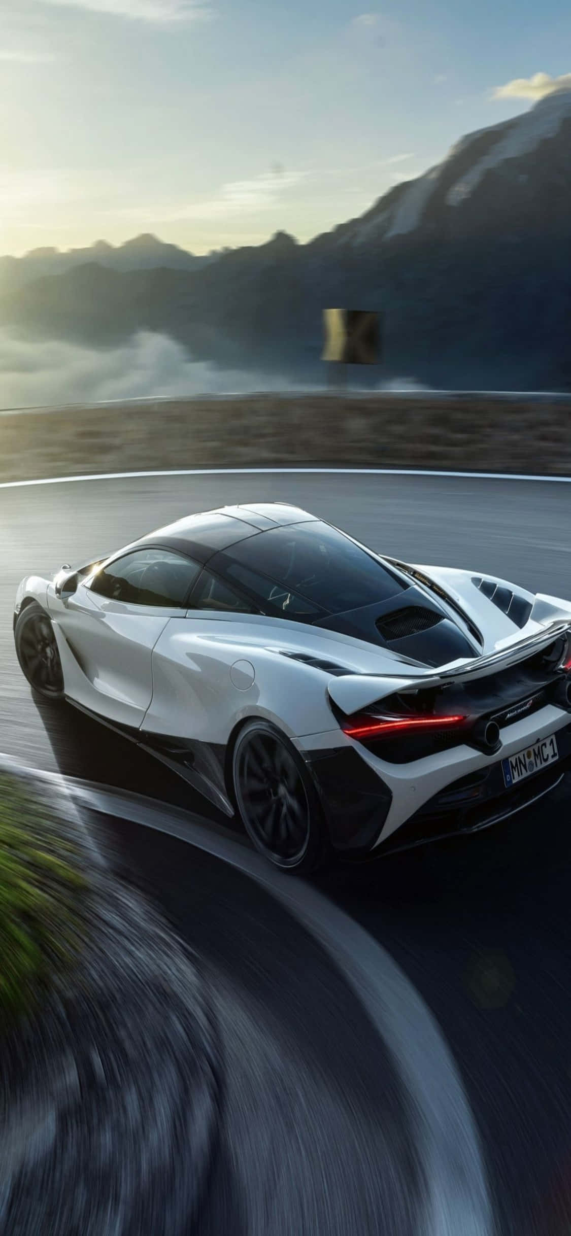 Tăng tốc cuộc sống với iPhone Xs và McLaren 720s Hình nền