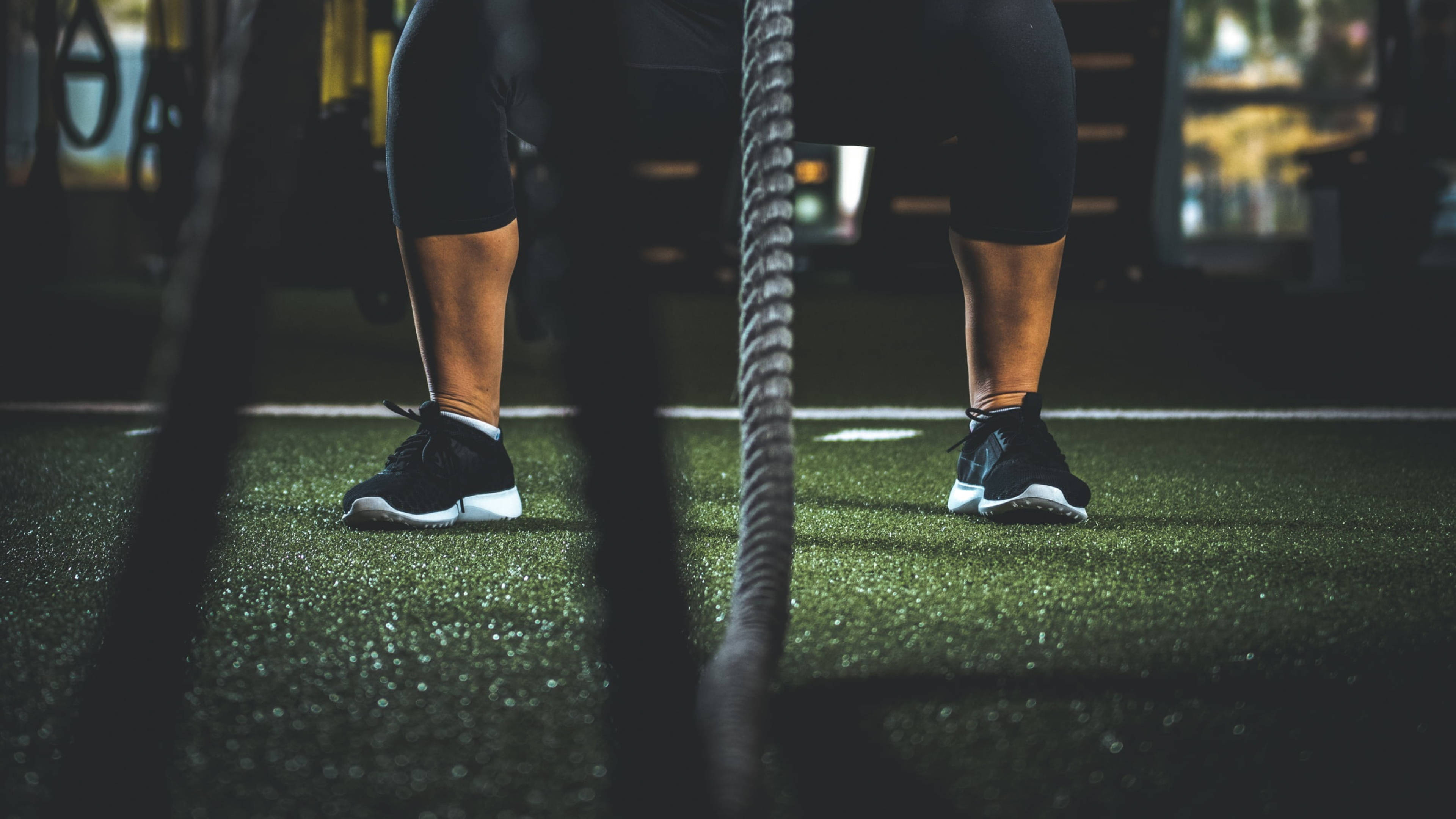 Tập luyện Battle Rope tại phòng gym Hình nền