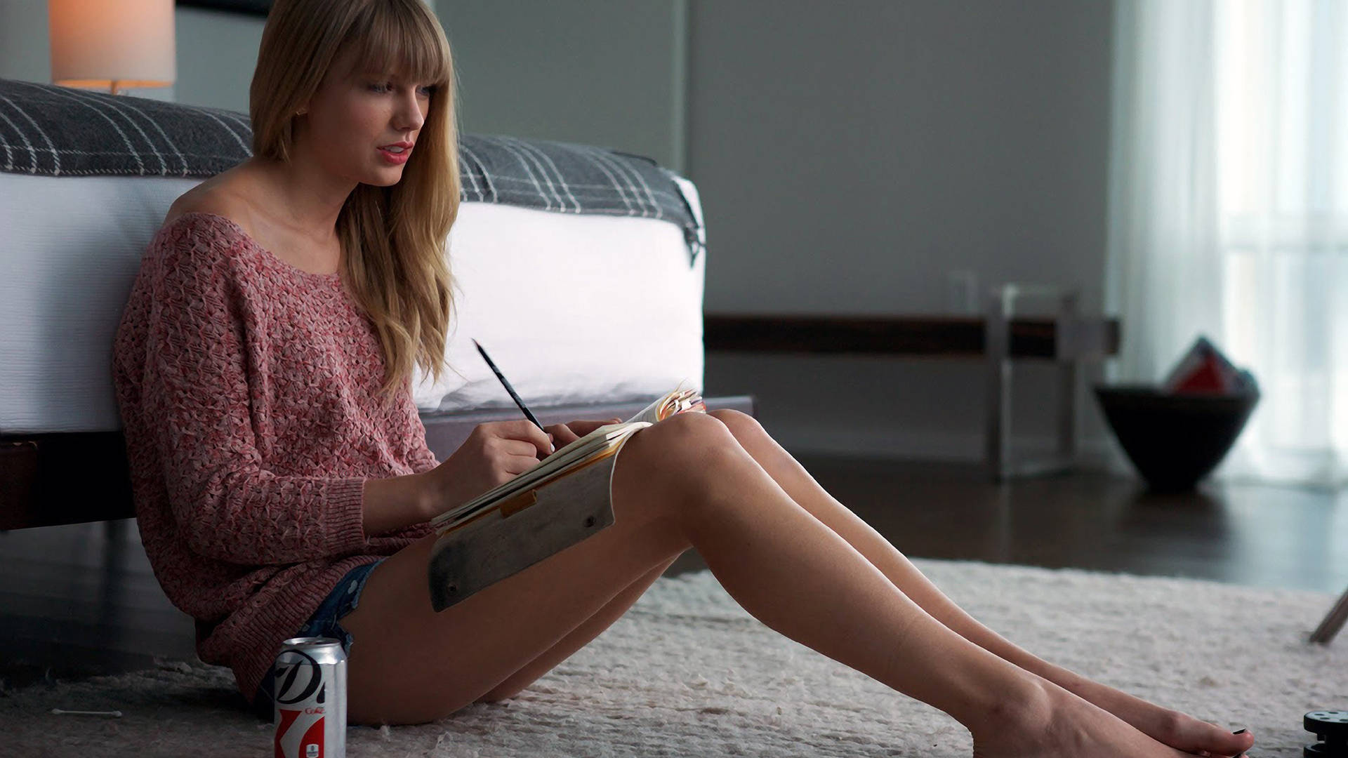 Taylor Swift Đôi Chân Dài Xinh Đẹp
