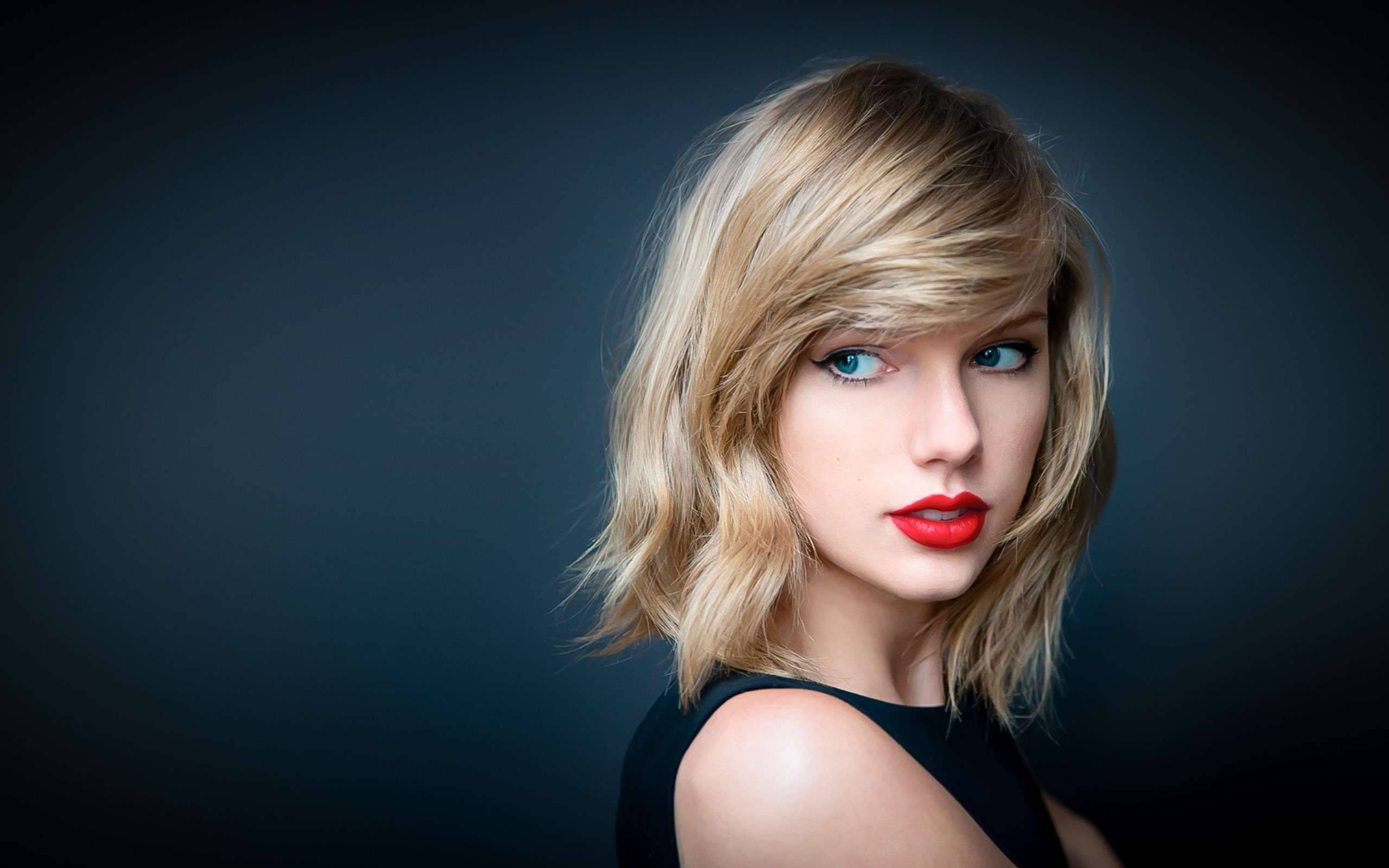 Taylor Swift hát tại một buổi hòa nhạc trực tiếp Hình nền