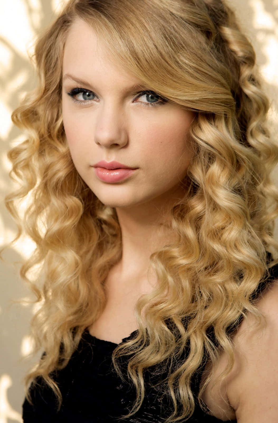 Taylor Swift khoe nụ cười rạng rỡ Hình nền