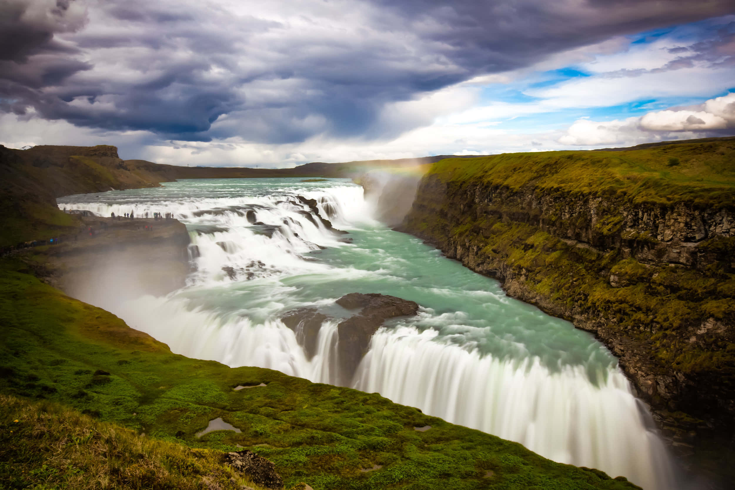Thác Gullfoss với mây mù dày đặc ở Tây Nam Iceland Hình nền