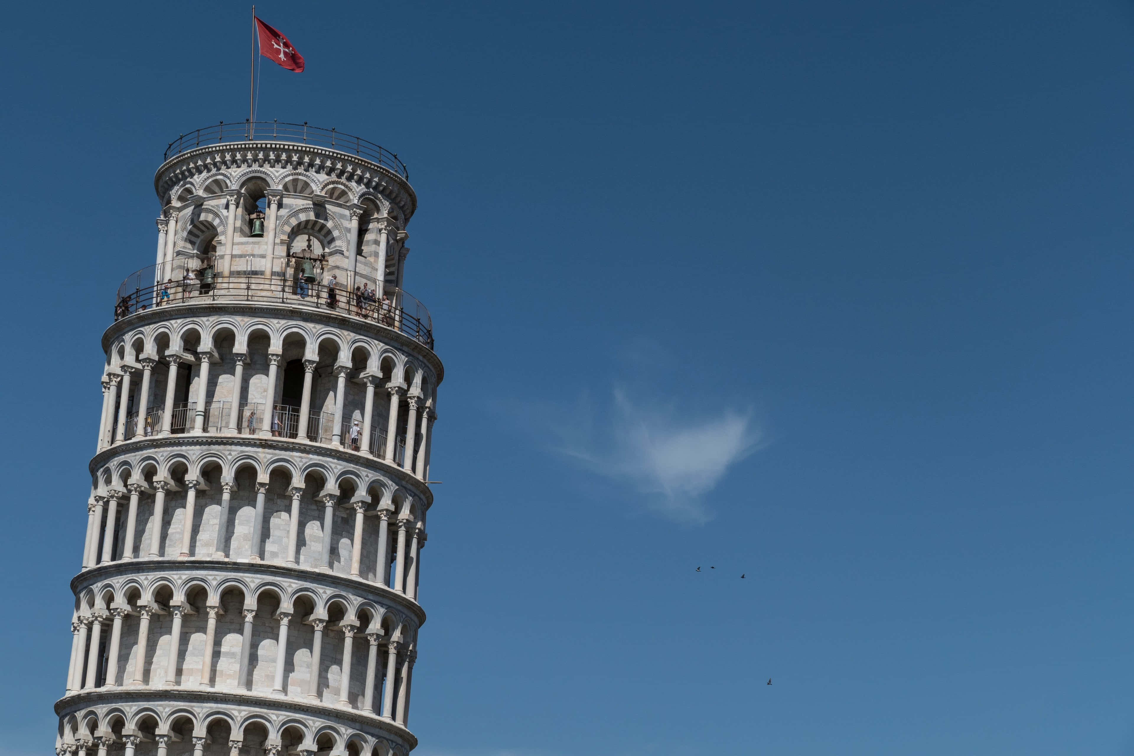 Tháp Nghiêng Pisa với Cờ Thánh Giá Pisa Hình nền