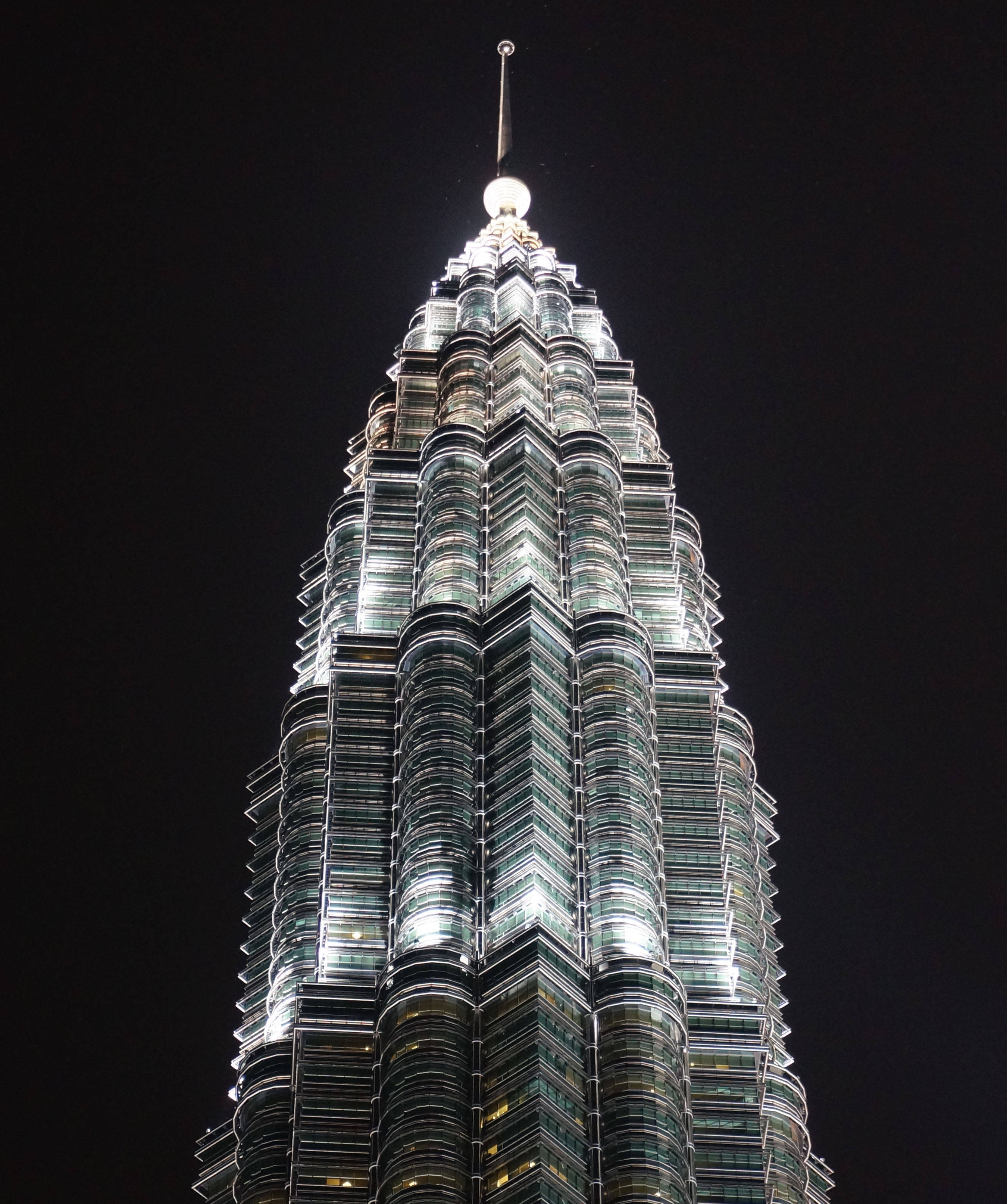 Tháp Đôi Petronas Rực Sáng Về Đêm Hình nền