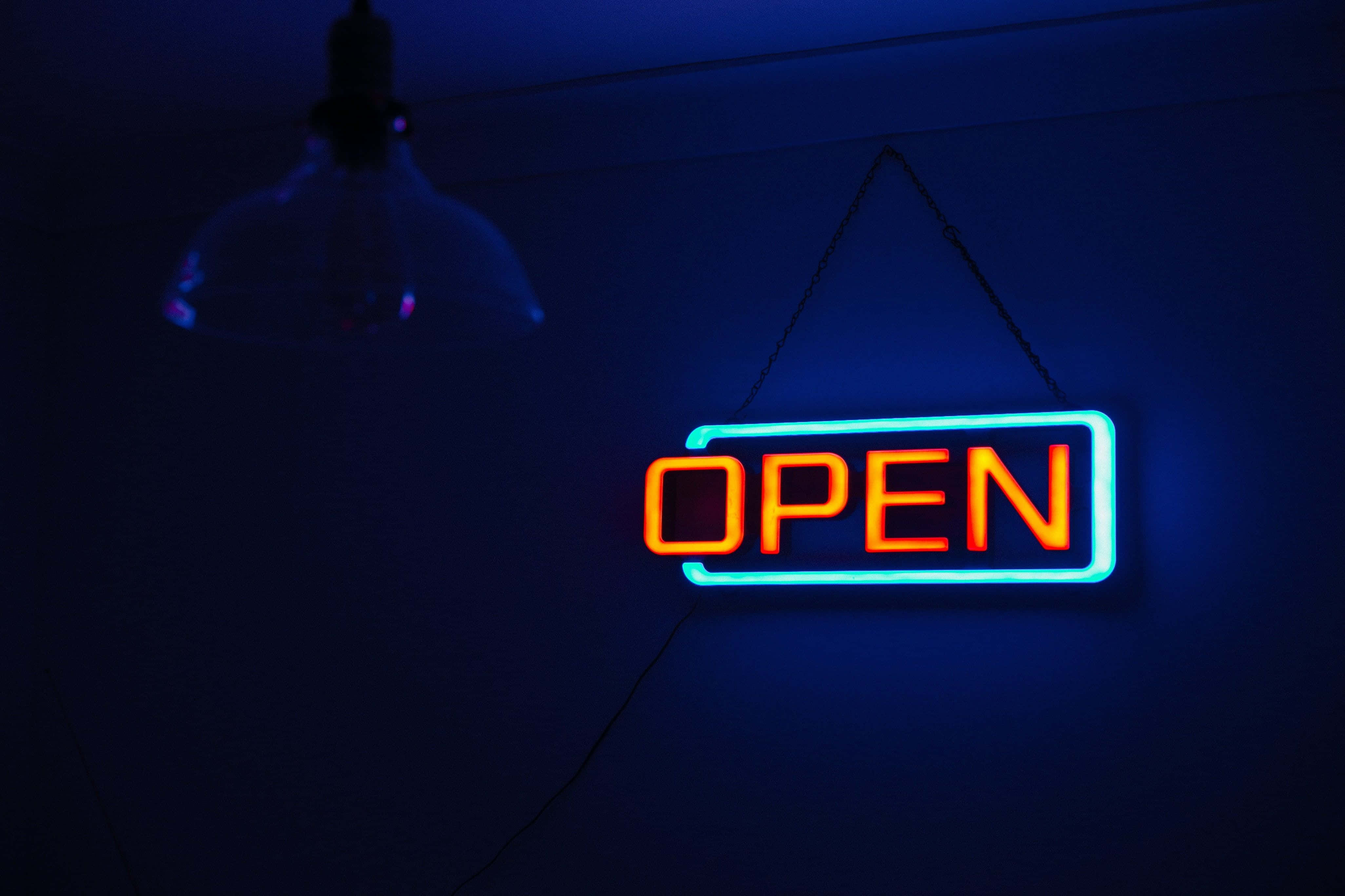 Thắp Sáng Màn Đêm Bằng Đèn Neon Sặc Sỡ Hình nền