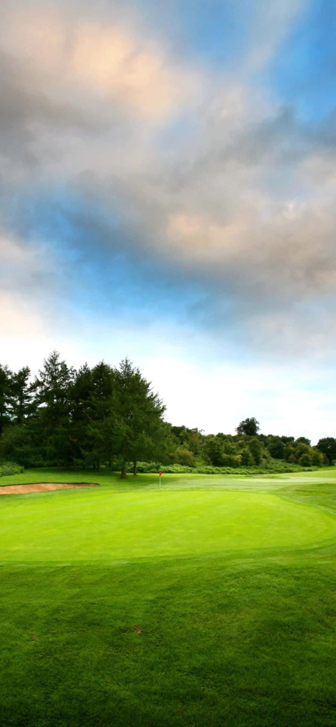 Thưởng thức một vòng golf tại Sân Golf iPhone X đẹp như tranh vẽ Hình nền