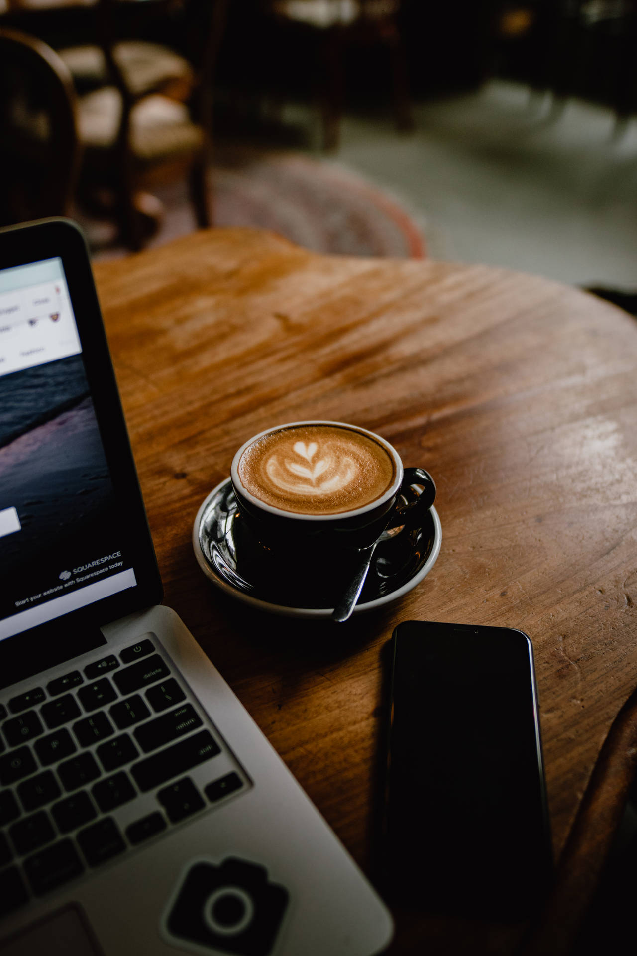 Hình nền 4K Latte Nghệ thuật thẩm mỹ
